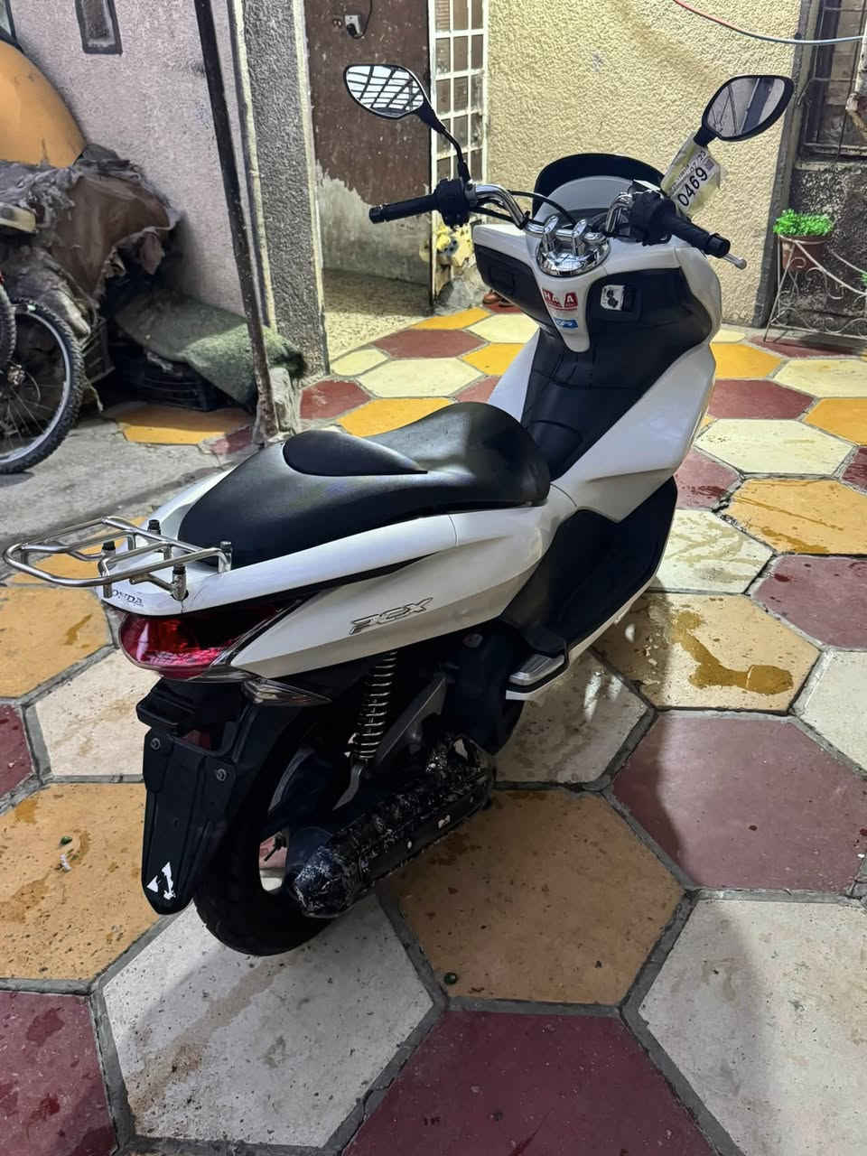 سلام عليكم pcx جيل اول موديل 2016 مكفوله كفاله عامه حته من شخط صالهه شهرين من نازل من بيت طارش ماشيه 30 الف ياباني Jf  دهن ثاني تبديله الهه بانزين محسن ابيعلك من باب بيت كفاله عامه  مكاني بلديات *********** وبل عافيه صير من نصيبه
