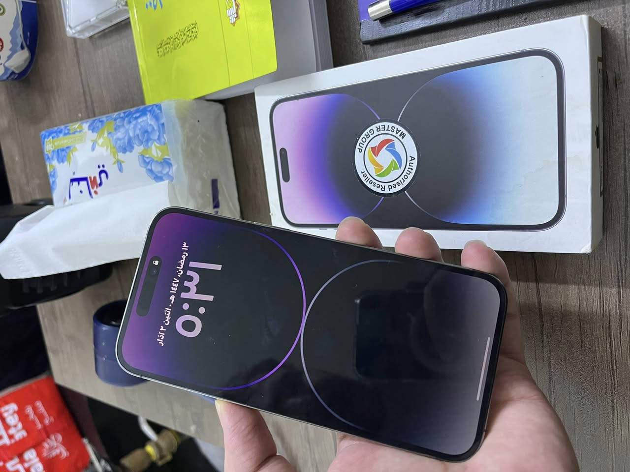 آيفون 14 برو ماكس ماستر عربي شرق اوسط ☑️
ذاكره 256 ✨
بطارية 83 ✨
لون بنفسجي ✨
نظافة 100%
جهاز شخط واحد مابي نفس الصورة كامل اي خلل ترجعة آلية 
سعر 850 الف 
مكاني بغداد كرخ
***********
