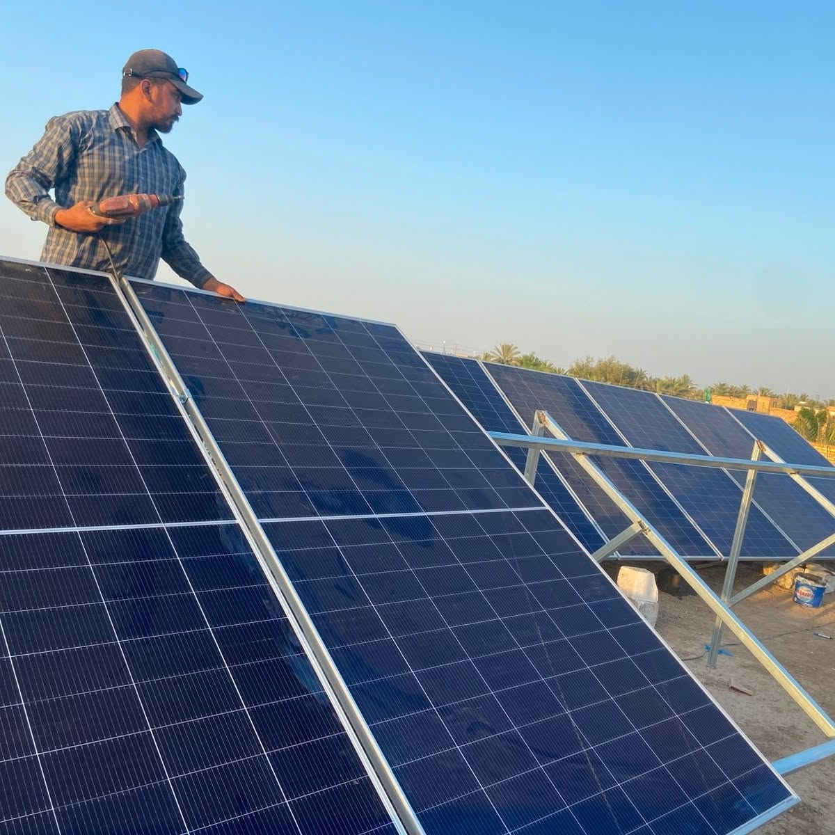 ✨ بفضل الله، نضيف إنجاز جديد لمسيرتنا ☀️
تم تجهيز منزل بمنظومة طاقة شمسية في محافظة ذي قار – قضاء الفهود  🏠🔋
✅ قدرة المنظومة: 50 أمبير نهاري + 50 أمبير ليلي
⏰ تشغيل ليلي لمدة 4 ساعات
⚡ وداعًا لمشاكل انقطاع الكهرباء واستمتع بطاقة مستقرة ومستمرة
شكراً لثقة زبائنّا بينا 🌟
📩 لا تتردد، راسلنا هسه واحصل على استشارة مجانية
     ***********📞 ***********
📍 بغداد – الكرادة خارج، قرب المسرح الوطني
📍 ذي قار – الإدارة المحلية، قرب جمعية الكوثر
 #منظومات #طاقةمتجددة #توفير #استثمار #العراق #الناصريه

