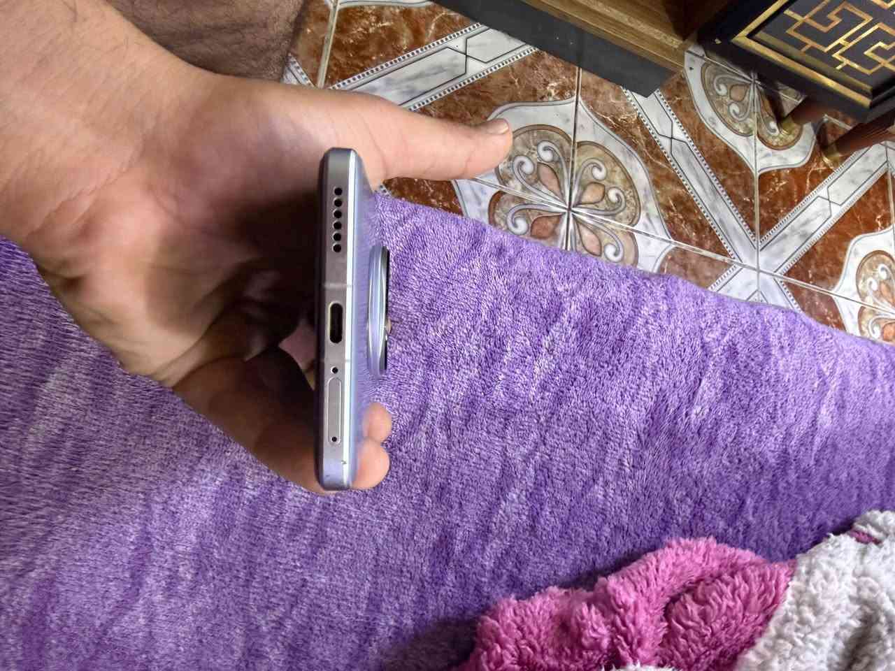 🔥 للبيع HONOR Magic7 Pro 🔥
📱 الجهاز بحالة الوكالة، استخدام شخصي ونظيف جداً، خالي من أي عطل أو مشكلة، ومحافظ عليه بشكل ممتاز.

📋 المواصفات:
✅ المعالج: Qualcomm Snapdragon 8 Elite
✅ الرام: 12GB
✅ سعة التخزين: 512GB
✅ شاشة LTPO OLED بحجم 6.8 إنش وتردد 120Hz
✅ كاميرات احترافية بأداء ممتاز
✅ بطارية قوية مع شحن سريع سلكي ولاسلكي
✅ يدعم شبكات 5G
✅ الجهاز شغال 100%
✅ ما مفتوح ولا مصين
✅ ويا جميع الملحقات الأصلية (الكارتون، الشاحن، الكيبل، وكل الملزمات)

💰 السعر: 800,000 دينار عراقي (قابل للتفاوض بالمعقول).

للجادين فقط، والتواصل على الخاص.
 الستفسار ***********
