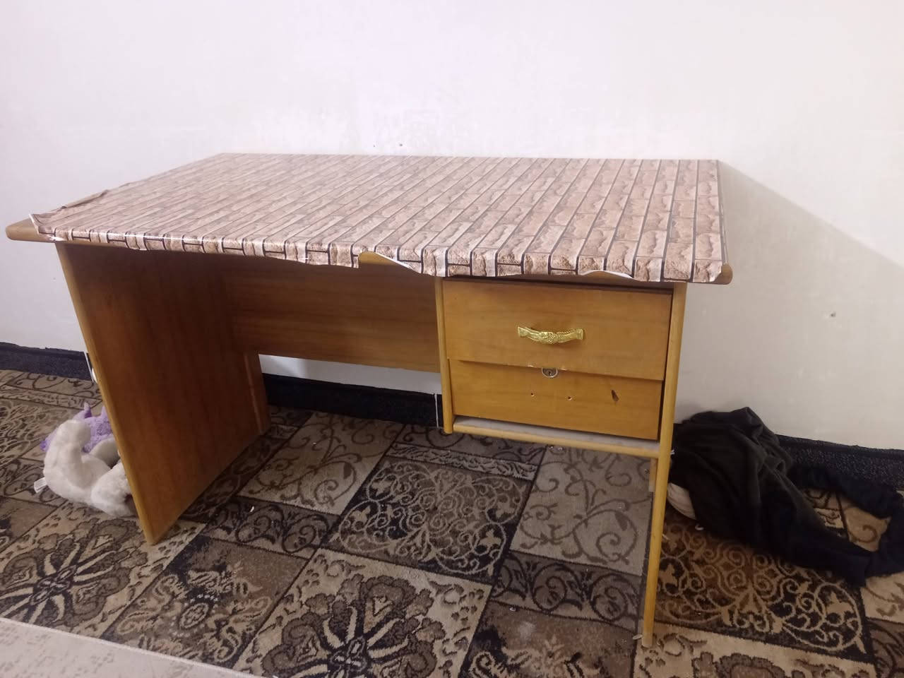 غراض منزل للبيع جربايه نفر واحد عدد 2  خشب ثقيل مع تاج كلش حلوا وقويه وميز عدد 2 للقرايه او مكتبه اسعارهم خاص


**إذا كنت صاحب هذا الإعلان وتريد حذفه لأي سبب، رجاءا أرسل رسالة إلى الدعم الفني**