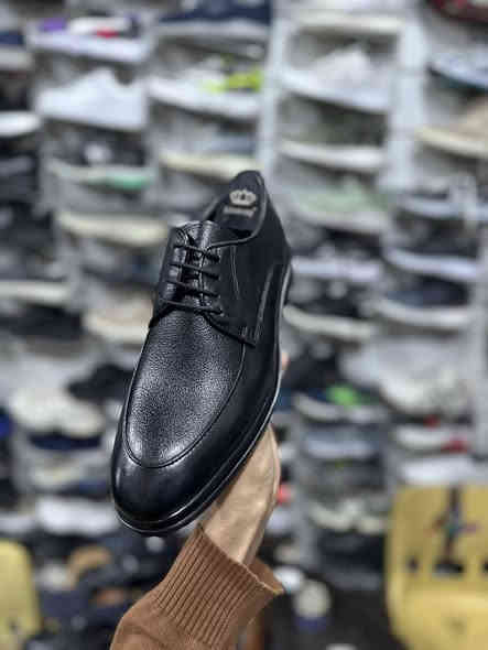 قطعة تحفة رسمية قالب ايطالي موديل ايطالي حديث
قياس 40
طول القدم 25 cm
جلد طبيعي من الخارج 
جلد طبيعي من الداخل
بطانة جلد طبيعي
دبان جلد طبيعي
وزن خفيف ريشة 
ارضية فلوريتان 

متوفر توصيل الى بغداد وجميع المحافضات
عنوان المحل بغداد الجديدة 
خلف عمارة الكبيسي
غرناطة الحذاء الاصلي
***********
