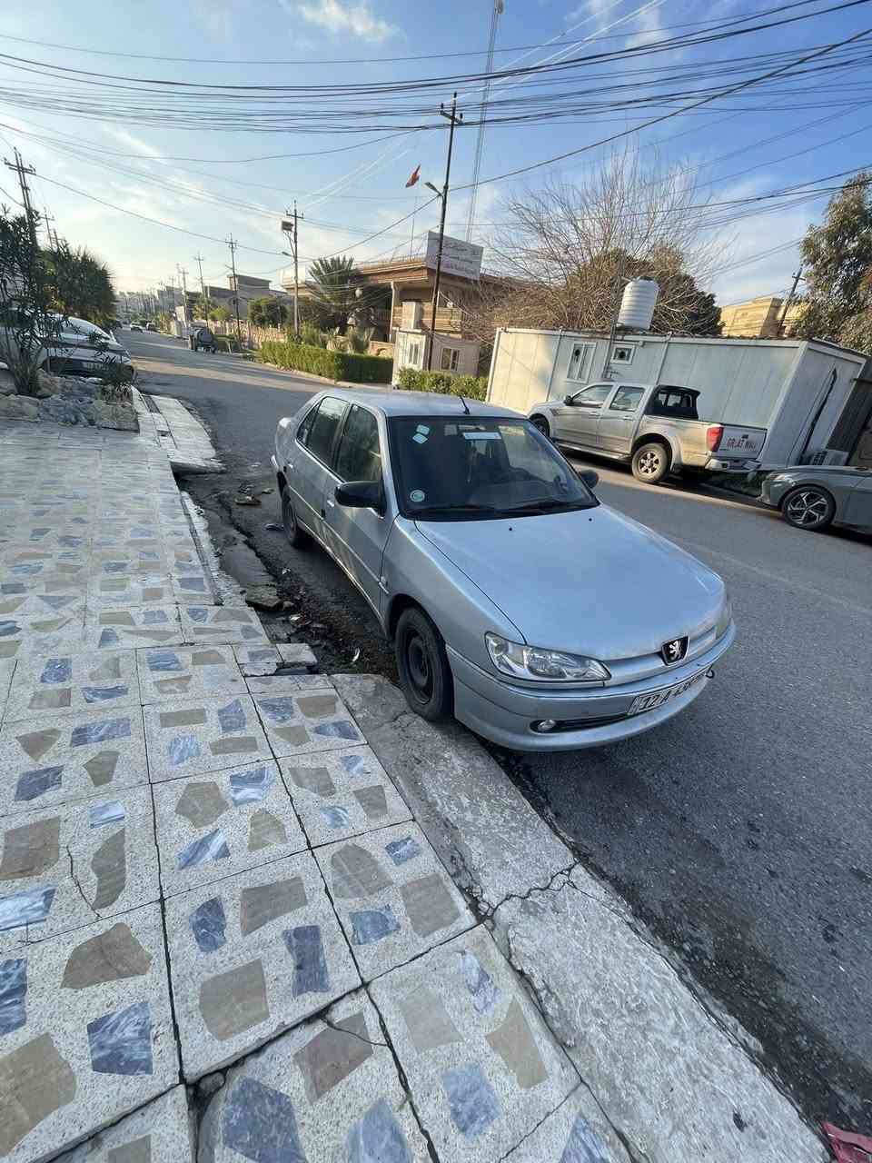 السلام عليكم
بيجو 306   
موديل 2003 
مكينه جديده مال كصه اكلج  جديد كير شرط 
غرفته جديده السياره كلش متعوب عليها 
رقم انكليزي 
انا الشرعي ماله 
4 قطع صبغ 
السياره كامله مابيه نقوصات بس كيجات 
***********
مكان موصل الايسر 
السعر 65
