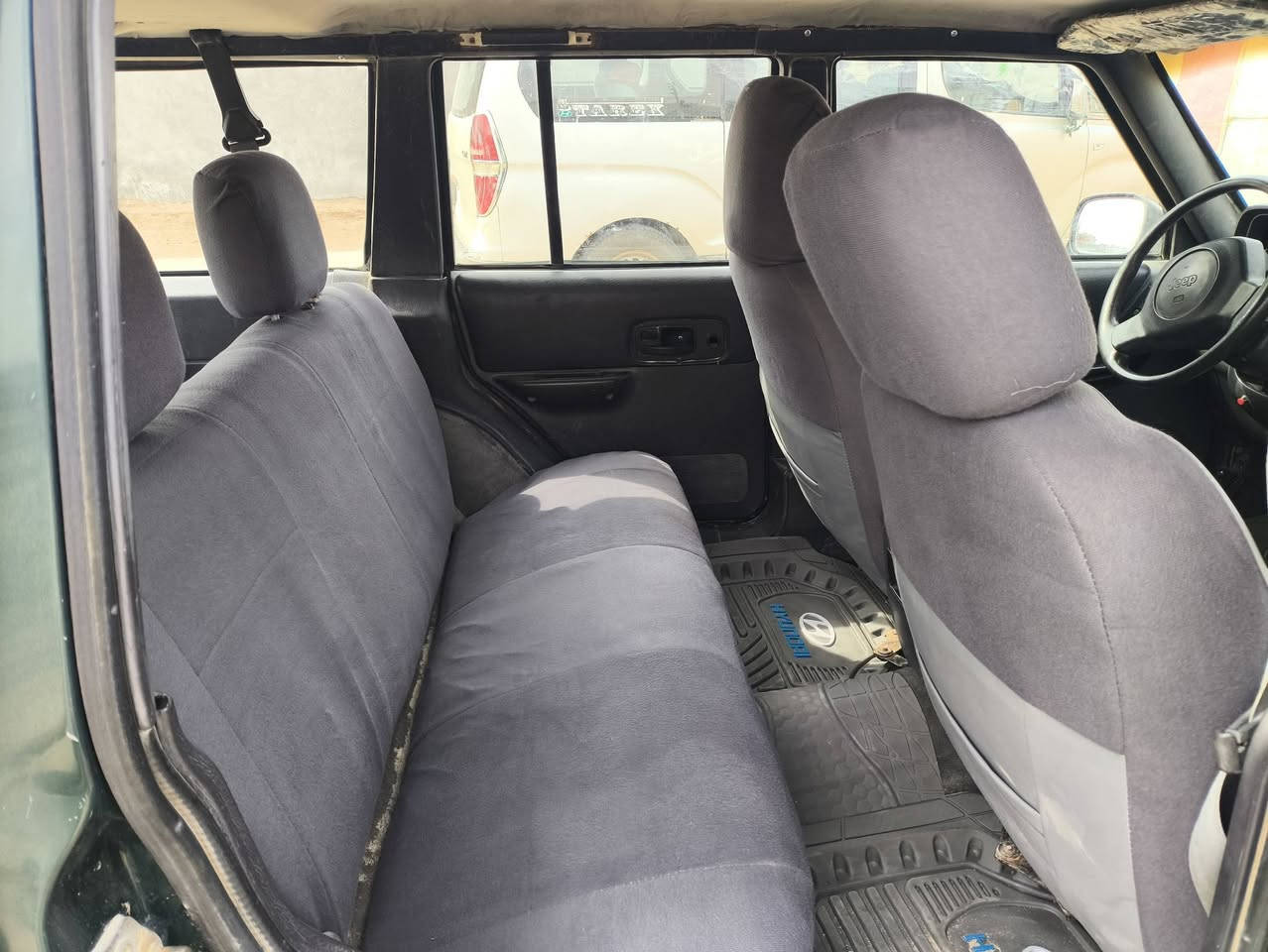 السلام عليكم جيب شيروكي شخاطه موديل 2000 مكينه وكير بطه ثنين ونص مكفولات بدي مكفول  تخم تاير جديد رقم بصره البدي مكفول كهربائيات شغاله جام شغال السعر 48بي مجال العنوان البصره الهارثه حداده جديده ***********
