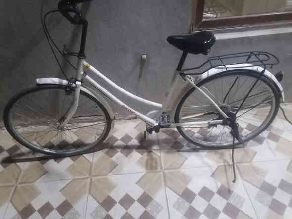 بايسكلين باله كلش نضيفات للبيع الأبيض حجم ٢٦ سعر ٨٠الف الأحمر حجم ٢٠ سعره ٤٥الف ***********
