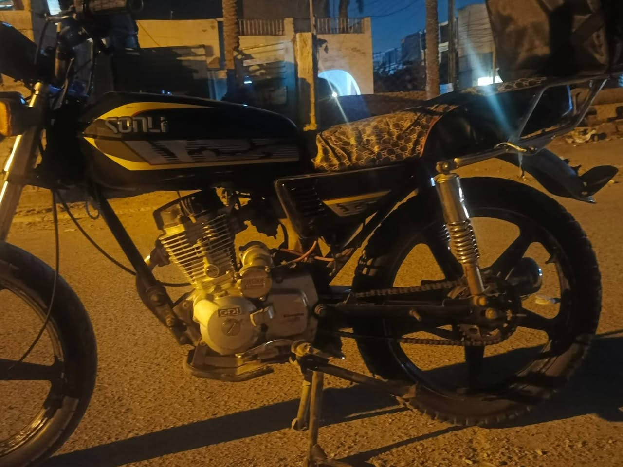 دراجه ايراني سونك خمسه كير كامله مكمله مابيهه اي نقص مال دلفري اشتغل بيهه وخير من الله بس رايد ابيعهه لن بطلت من هل شغله رايدهه 500وبيهه مجال مكان بياع رقم وتساب ***********
