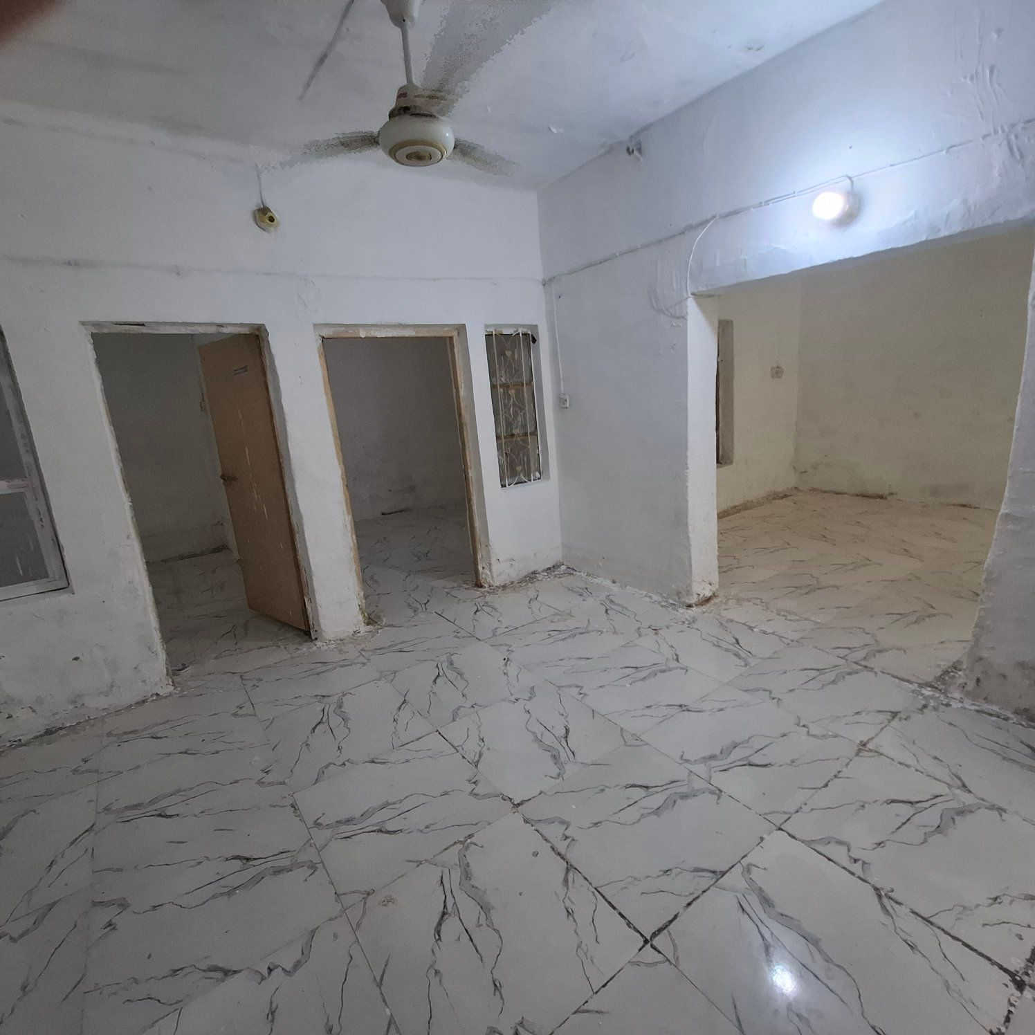 السلام عليكم...بيت طابقين للبيع  قرب الصيدلية النموذجية ومقابل الاعدادية المركزية للبنين ، مساحة الدار ٩٦م ، دولان ، سعر البيت ٧٥
