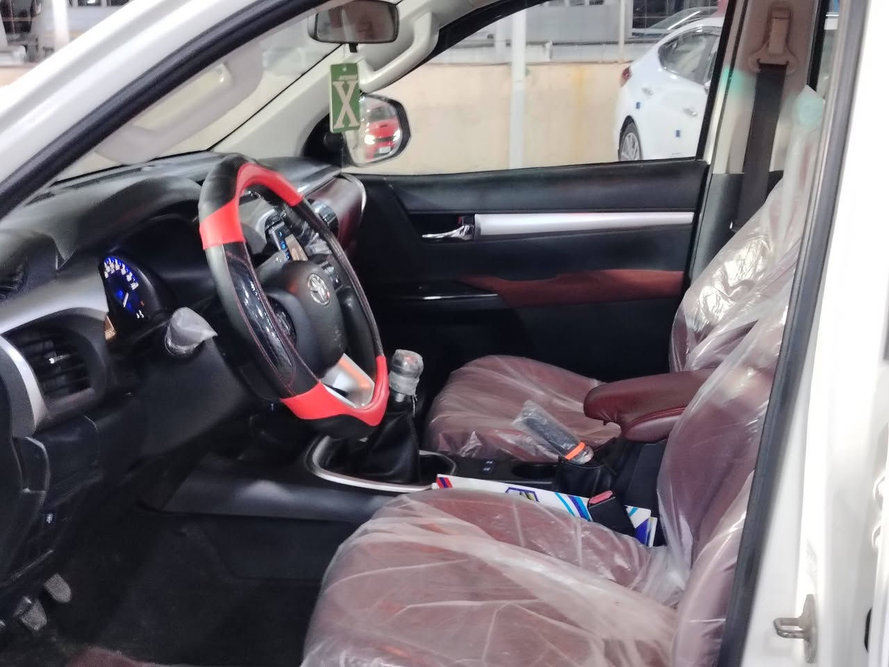 2017 كفاله عامه من كلشي مابيهه لاصبغ ولاتعديل ولابارد كفاله عامه شرط السونار
كتلوكات الشركه كلهن بيهه
ماشيه ١٨٥ ع ايد وحده سيرفس كله شركه تيوتا
فورويل 
السنويه جديده الى2031
الهزه والفحص الى2027
مكفوله من كلشي
 مكينه وكير شركه مامفتوح
تخم تاير جديد نقشه الشركه الدلوب
السياره فول موصفات
شاشه كامره بلادي حساس
كير عادي تحكم ستيرن
درع امامي
هوك خلفي 
فورويل
مانقصهه برغي مكاني بغداد
السعر٢٤٧ وبيهه مجال قليل جدا
***********
***********
