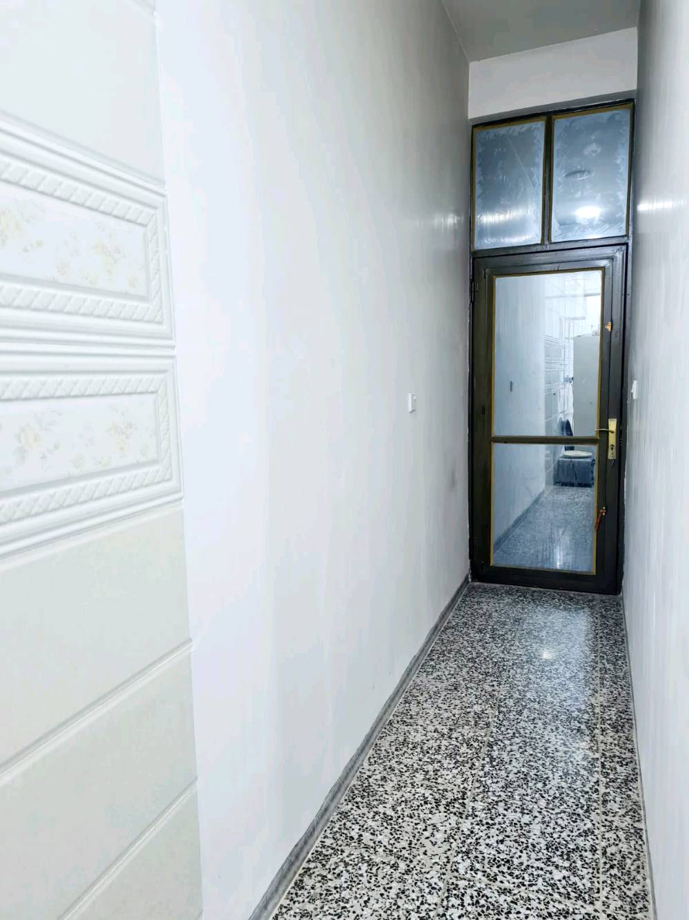 المحمودية حي 18الجديد بناء درجة أولى \24\
📃سند طابو صرف نقص واجهة فقط
🏠-بيت للبيع قرب قاعة
 🕍الحسين والعباس شارع 40🚘
➖مساحة 125M طابقين 
يتكون⤵️ طابقين 
طابق1
➖1غرف نوم 🛏
➖استقبال-صاله-مطبخ🛒
-مجموعه صحيات-🚽
تكدر سوي مشتملات 2 
بيت جبير ماشاءالله 

طابق 2
2غرفة نوم صالة مفتوحه
جبيرة
 صحيات 
بيتونة سطحين 
📞للتواصل
***********
***********
مطلوب الإسكان