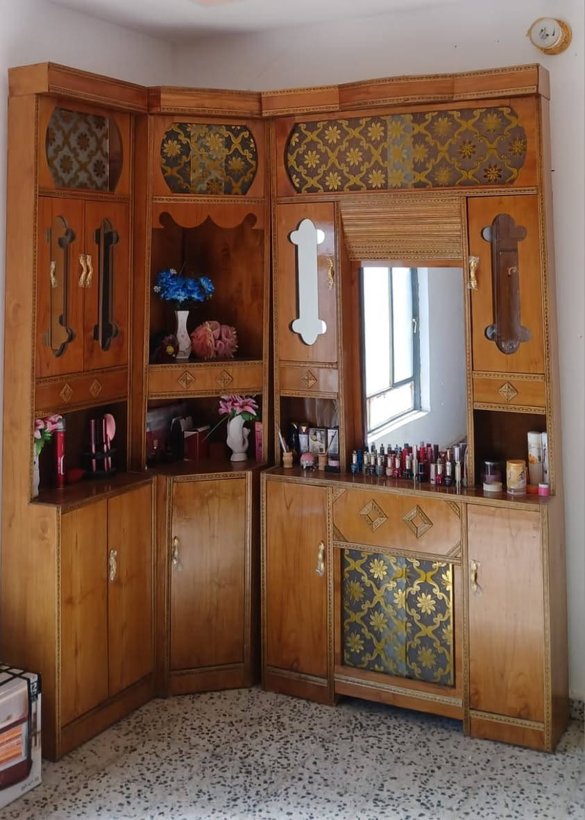 من رخصة الادمن .. 
غرفه اخشاب احطاطة عراقي مستخدمة نظيفه كلش  
 السعر مليون وبيه مجال ..


**إذا كنت صاحب هذا الإعلان وتريد حذفه لأي سبب، رجاءا أرسل رسالة إلى الدعم الفني**