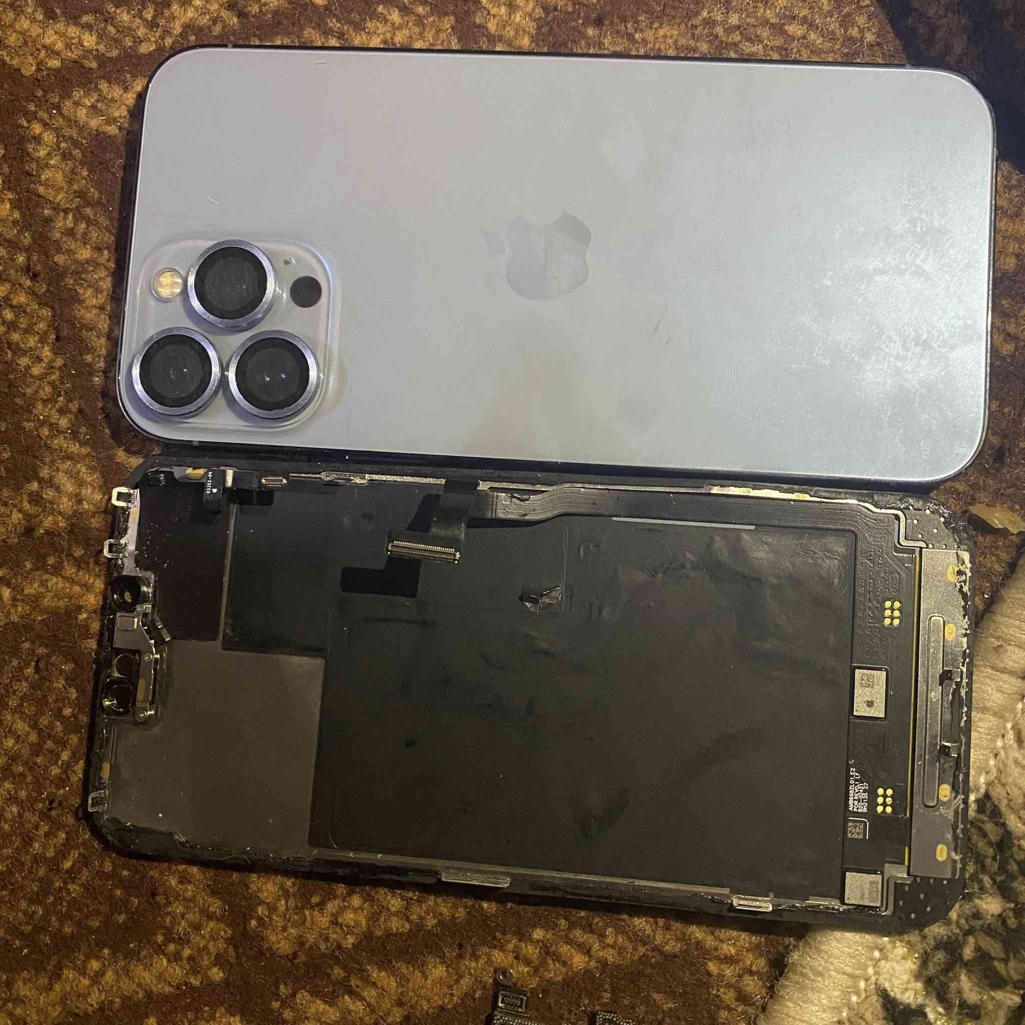 السلام عليكم ايفون ١٣برو ماكس البورد عاطل ابيع فحم البورد والباقي كلو شرط باتري ٨٨
رقم الهاتف ***********
