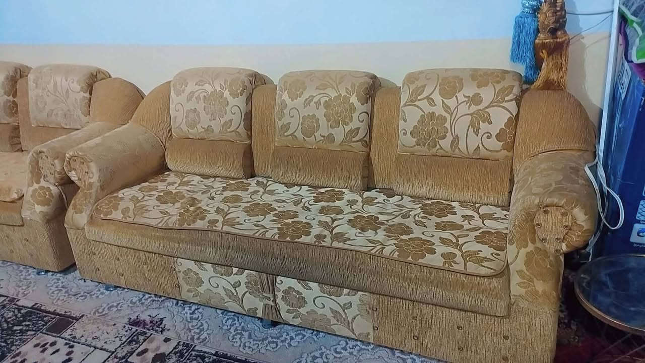 تخم 8 مقاعد مثل ماموضح بلصوره مابي ظرر
 
السعر 75 بي مجال بسيط
العنوان ديالى تقاطع القدس


**إذا كنت صاحب هذا الإعلان وتريد حذفه لأي سبب، رجاءا أرسل رسالة إلى الدعم الفني**