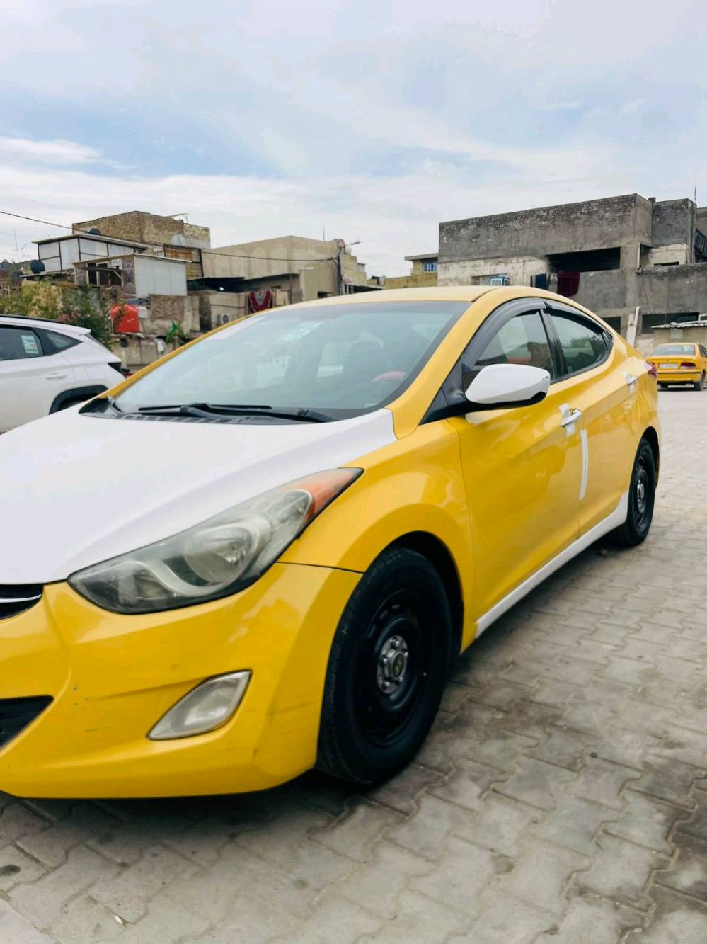 الانترا موديل 13وارد امريكي
حادث بابين السايق والخلف السايق مبدلات  سنوية بسمي نافذه ل 2028محرك ممفتوح صدر جديد
تبريد شغال شاشه كامره 
تدفئة كشنات 
نمضومة زينون
تايرات جدد مكانهه مدينة الصدر
