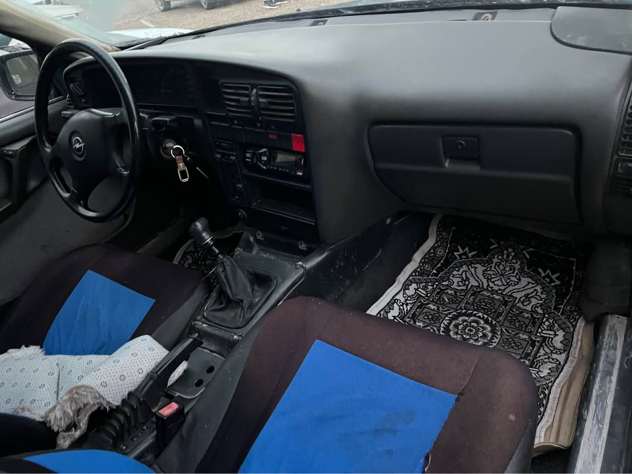 اوميكا سنه وية جديد رقم كركوك دولي دفتر بانزين بي شرط نحويل و وكالة كيرو محرك شرط 
سعر. 28 وبي مجال 
رقم *********** طوز, صلاح الدين
