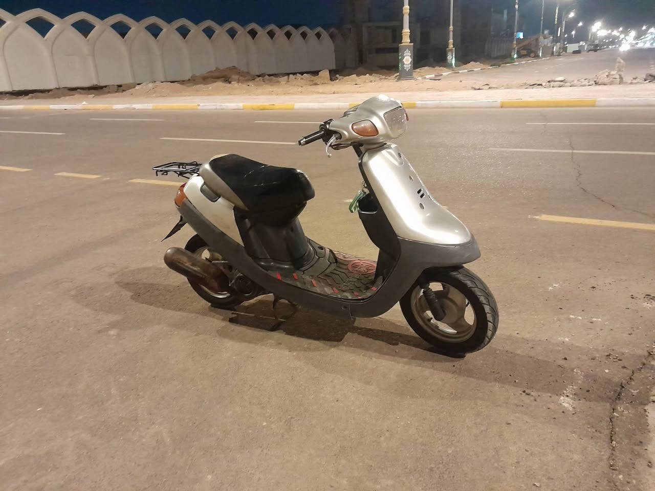 السلام عليكم دراجه بطه موديل 2003 دراجه حلوه نظيفه دراجه كل شيء بيها شغال كهربائياته دراجه حلوه العنوان كربلاء الدره السعر 250 وبيها مجال وهذا رقمي***********
