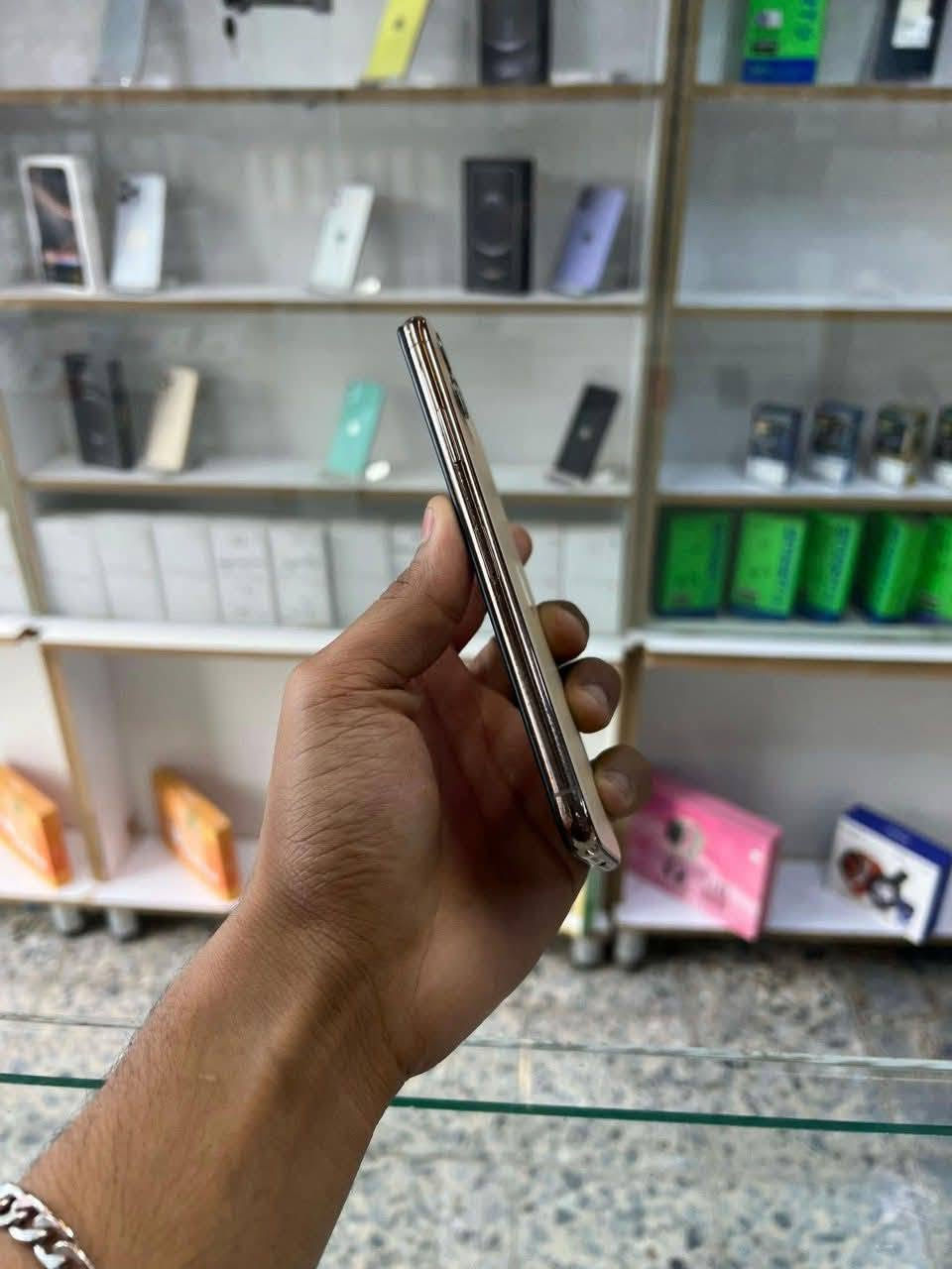 عرووووووض 🔥
IPhone 11pro max🍏

اللون الذهبي💛

بطاريه 84% شرعي.   (ممنوعات)

مساحة 512 g

نموذج M 

وتر بروڤ 💦 

معفي من الضريبة   (زيرووووو ضريبة) 

معاه الكرتونه والشاحن 

مش مغير ولا حاجة ولا أتفك قبل كدة 🪬

السعر 10000 نهائي ✅ 
بدل من  12000 خارج العرض ❌

متاح كاش وتقسيط بدون فوايد بالبطاقة الشخصية فقط 
التواصل وتساب أو فون📞☎️ 01283153926


**إذا كنت صاحب هذا الإعلان وتريد حذفه لأي سبب، رجاءا أرسل رسالة إلى الدعم الفني**
