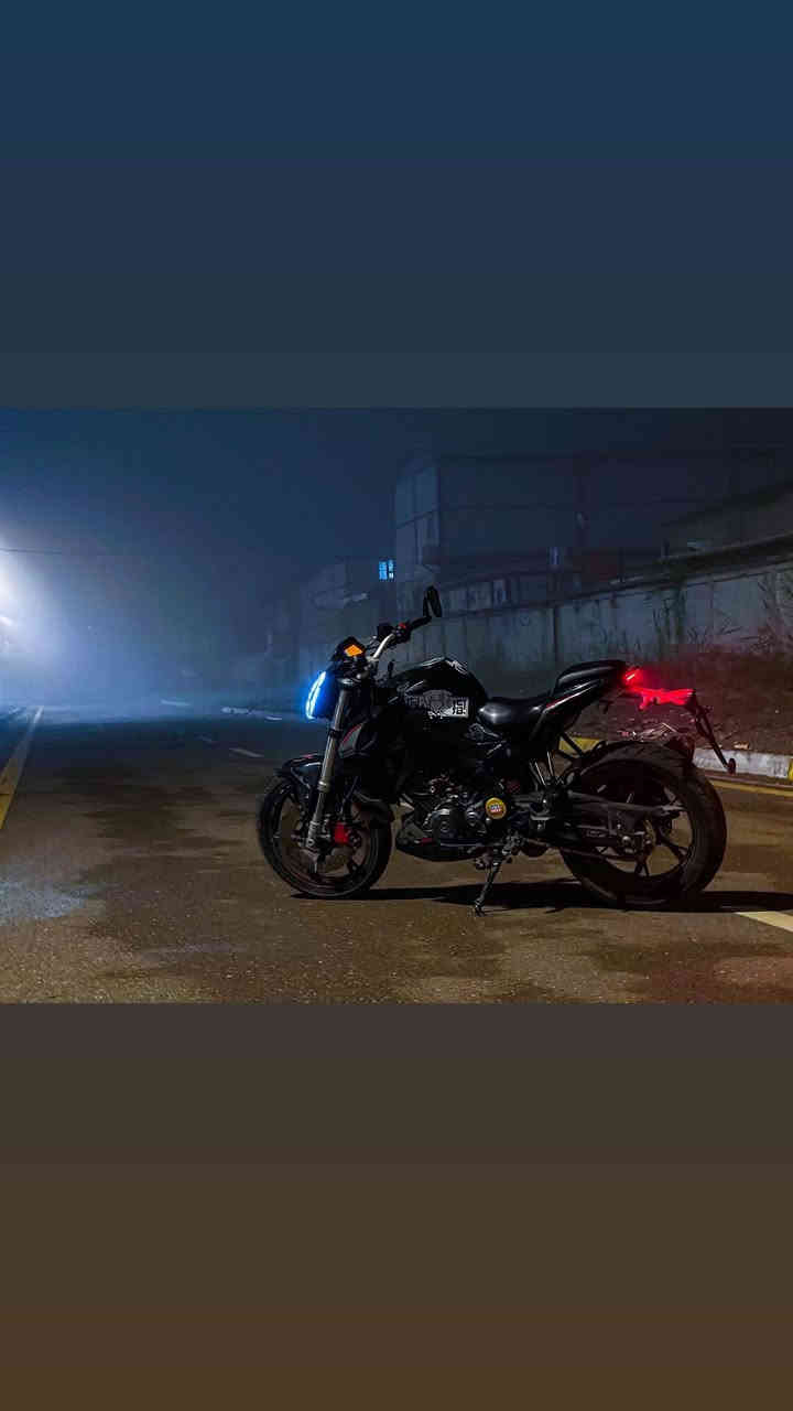 السلام عليكم من رخصة الادمن للبيع فقط بنلي 180s موديل 21 طالعة ب 23 رقم بغداد بسمي هزة و سنوية جديدة رقم انكليزي ماشية 16الف للتواصل *********** مكانه بغداد العامرية السعر مليونين و تسعمية
