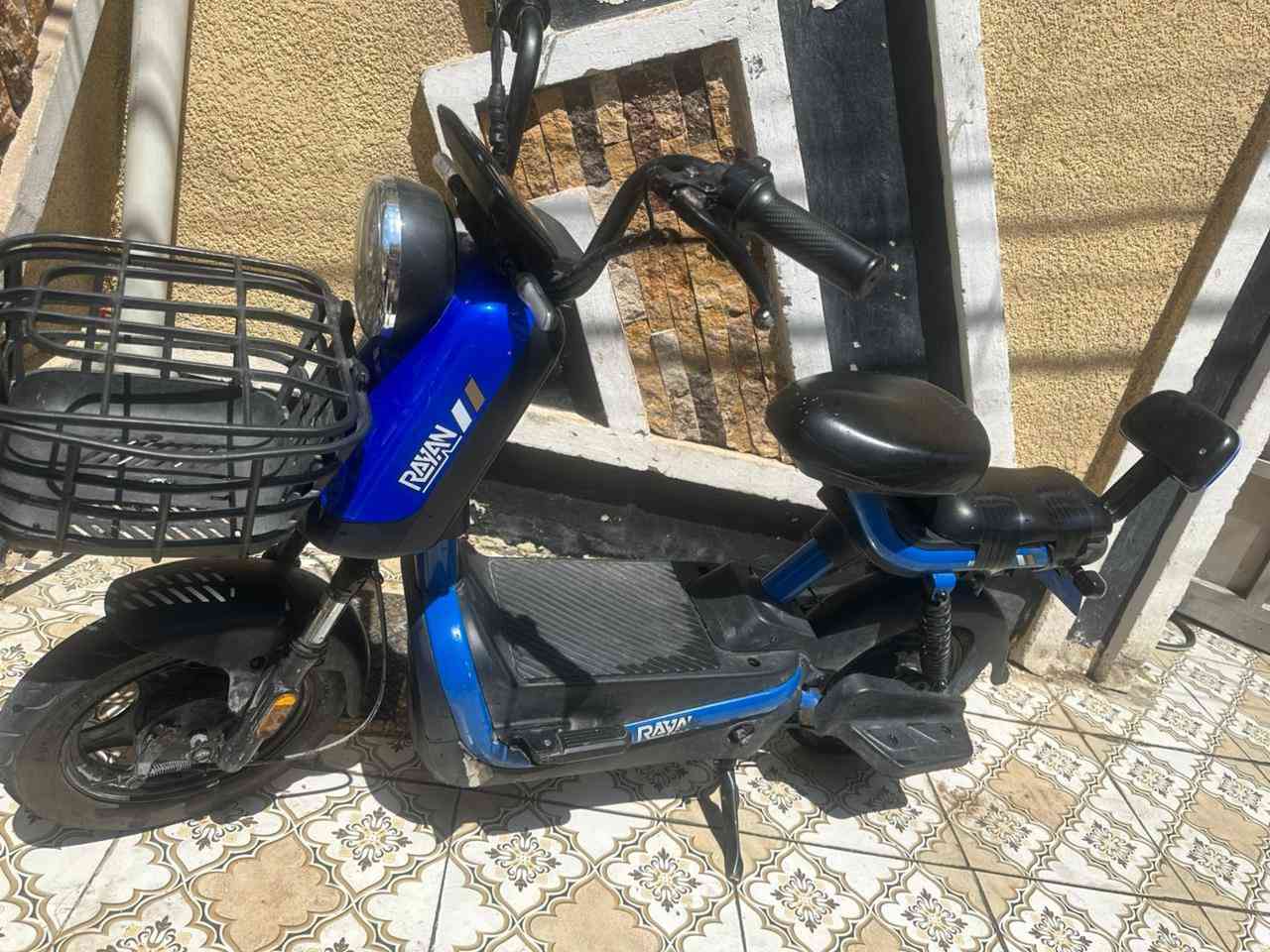دراجة ريان حجم 14للبيع  مستعمل قليل وياها شاحنه ومابيها شي سرعه 45 و بس بريك خلفي و هورن مابيها شي مكاني الحرية سعرك خاص


**إذا كنت صاحب هذا الإعلان وتريد حذفه لأي سبب، رجاءا أرسل رسالة إلى الدعم الفني**