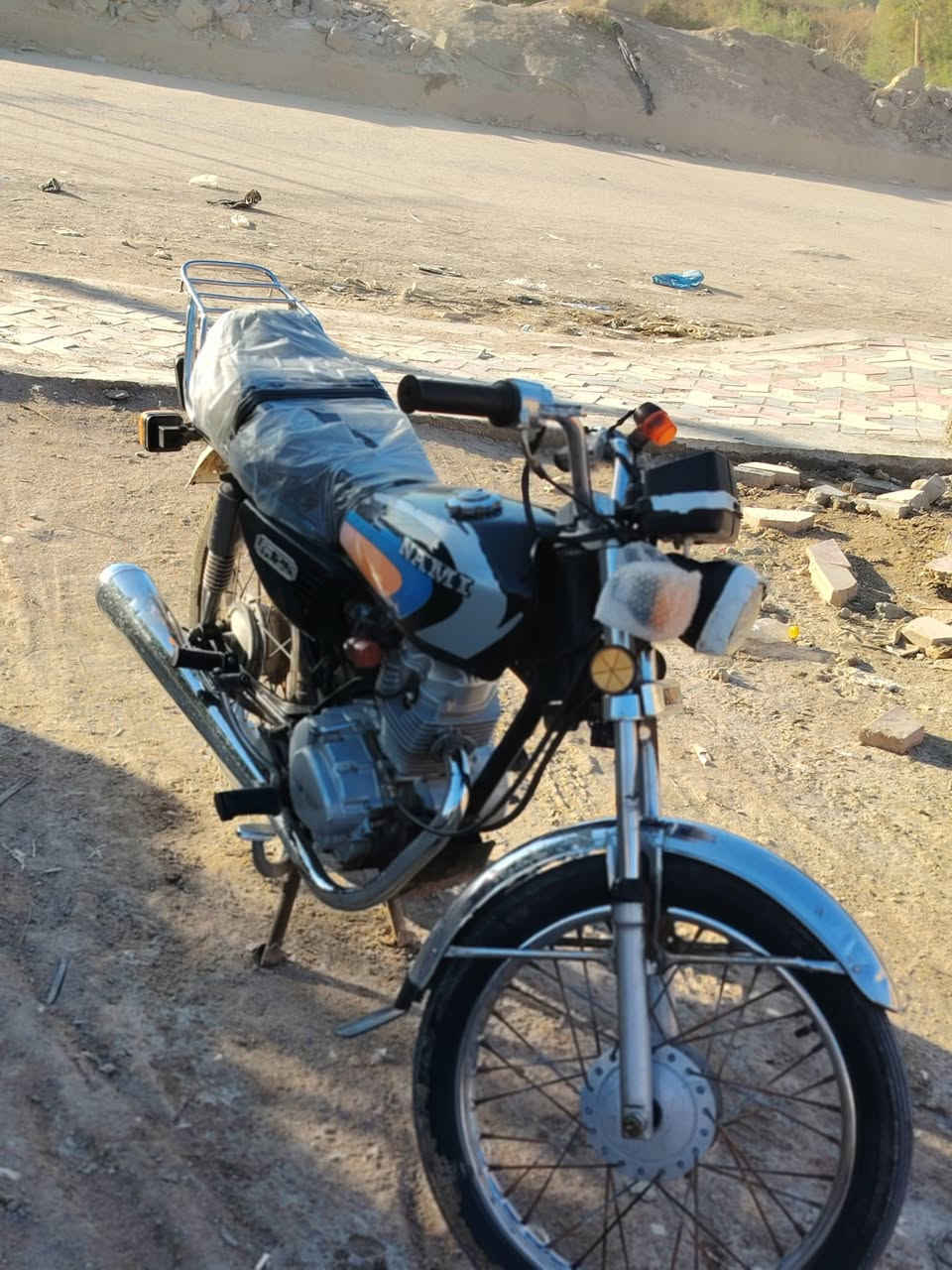 السلام عليكم دراجه نامه لبيع اوراق صولي شاصي 19 تعمير ٢٢ السعر ٦٠٠ وبيه مجال مكان شطره الرقم ***********
