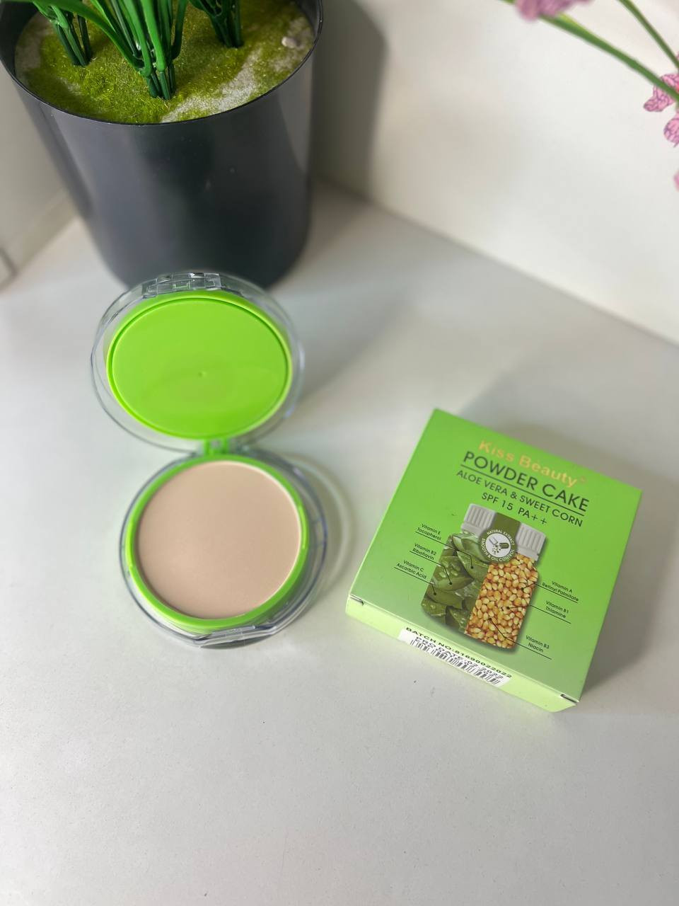 باودر وجه من ماركة Kiss Beauty، 
يتكون من طبقتين  باودر وإسفنجة 
وتحديداً نوع Powder Cake الذي يحتوي على مكونات طبيعية كالصبار والذرة الحلوة مع حماية من الشمس SPF 15. 

سعر الخصم 5 الاف
#الاصلي 
قناة تلي https://t.me/tot_yuish


**إذا كنت صاحب هذا الإعلان وتريد حذفه لأي سبب، رجاءا أرسل رسالة إلى الدعم الفني**