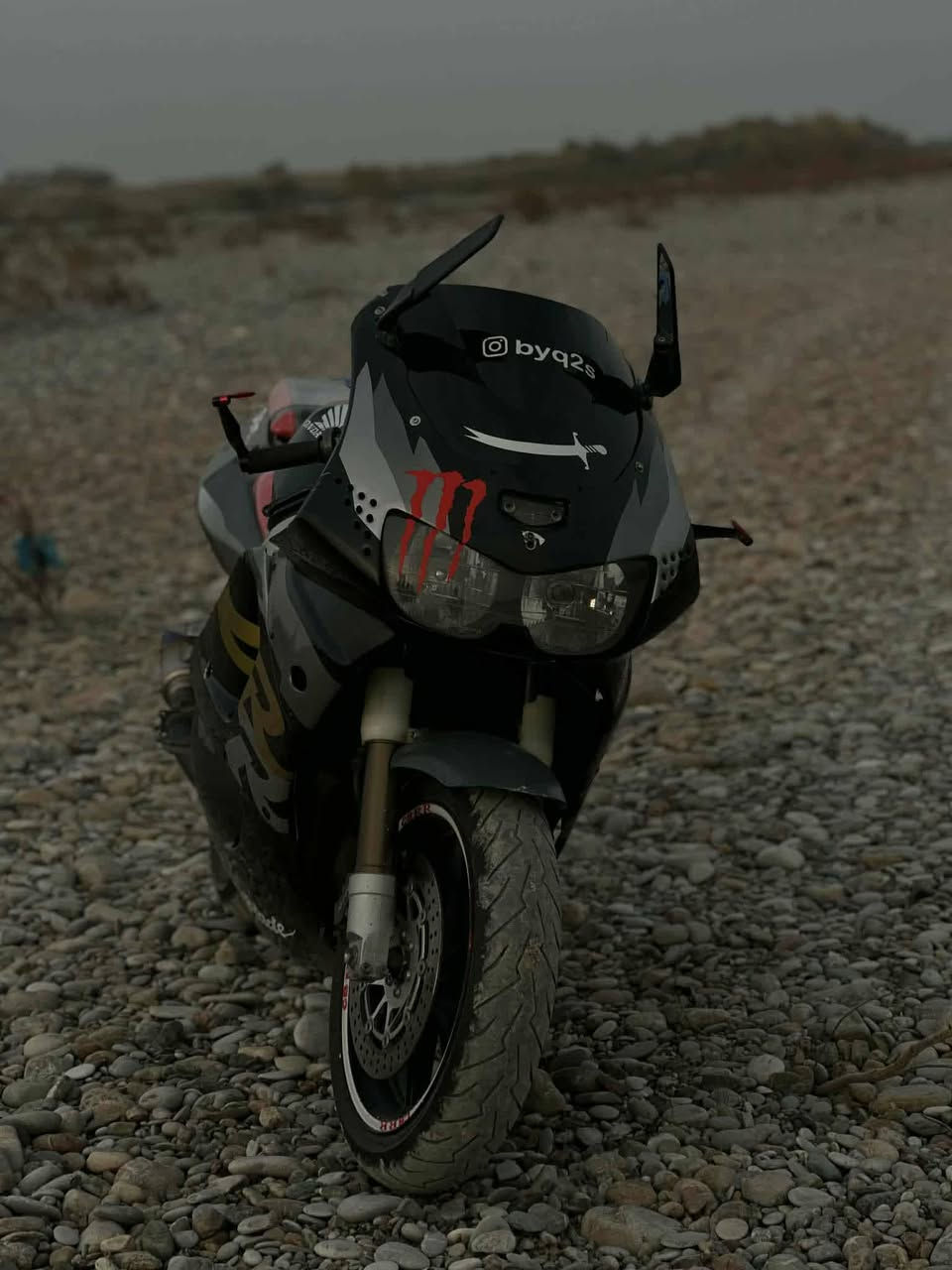 بسم الله الرحمن الرحيم
السلام عليكم ورحمة الله وبركاتة بطح سي بي ار 900 نضيف مكينه ممفتوح منفيس شلعته قويه سرعه ٣٠٠
بطح حيل نضيف مع خوذه وكامرا دراجه مال جناي سعر مليونين و ٣٠٠ وبيها مجال مكان ديالى جلولاء ***********
