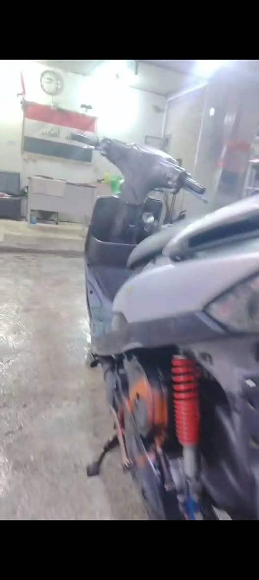 اسلام عليكم شباب دراجة ماكس عدلة سرعة 120لو سلفر دراجة نضيفة نقصة بس بنزات السعر 750وبيهة مجال قليل الاتصال على الرقم  ***********
