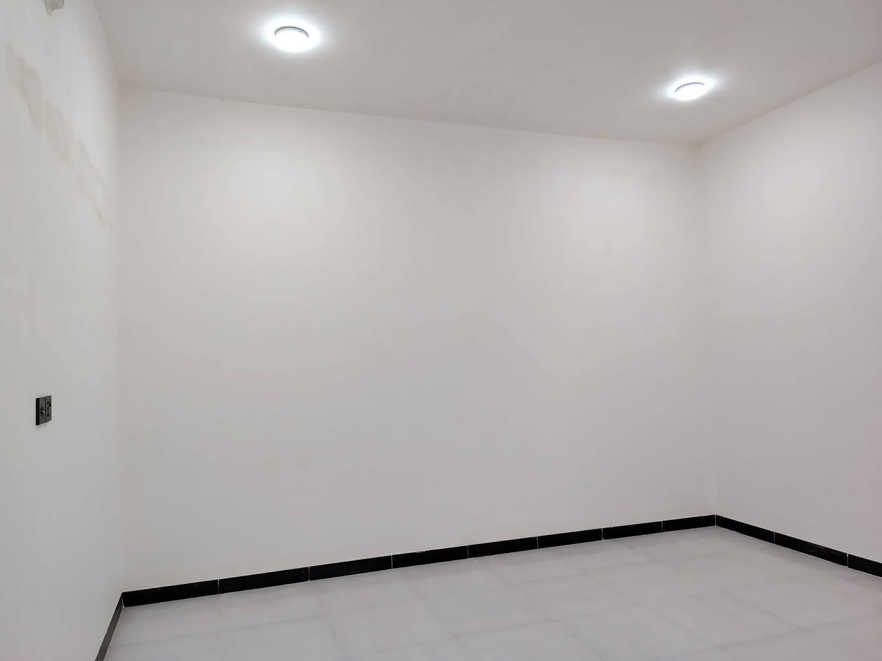 مشتمل طابقين للبيع طابو صرف مساحه 120م عنوان حي العسكري شارع 80 خلف سكلة سيد علي يتكون من ثلاث غرف نوم وستقبال ومطبخ وهول ارضية بورسلين بناء حديث السعر 160و بي مجال قليل للاستفسار الاتصال ***********
***********
