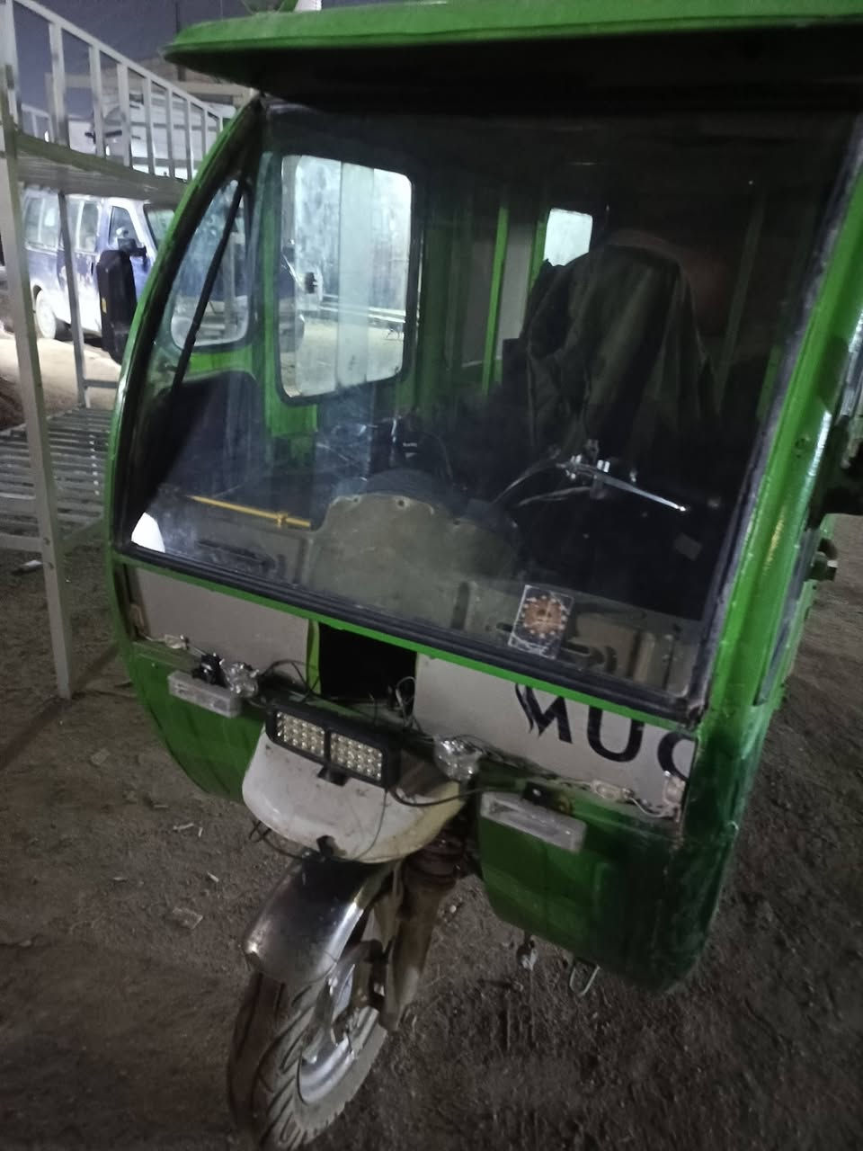 ستوته تكتك مديل 17 اوراق معامله ترقيم كامله محركها جديد كهربائياتها كلها جدد تخم تواير  كامله سعر مليون ونص  مكاني خور الزبير وهذا رقمي ***********
