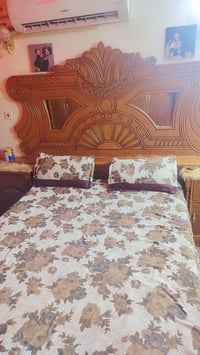 إسلام عليكم غرفه نوم صاج داخل خارج تكمه ٨ بوب ملحق  معه زاويه 2 باب مل...