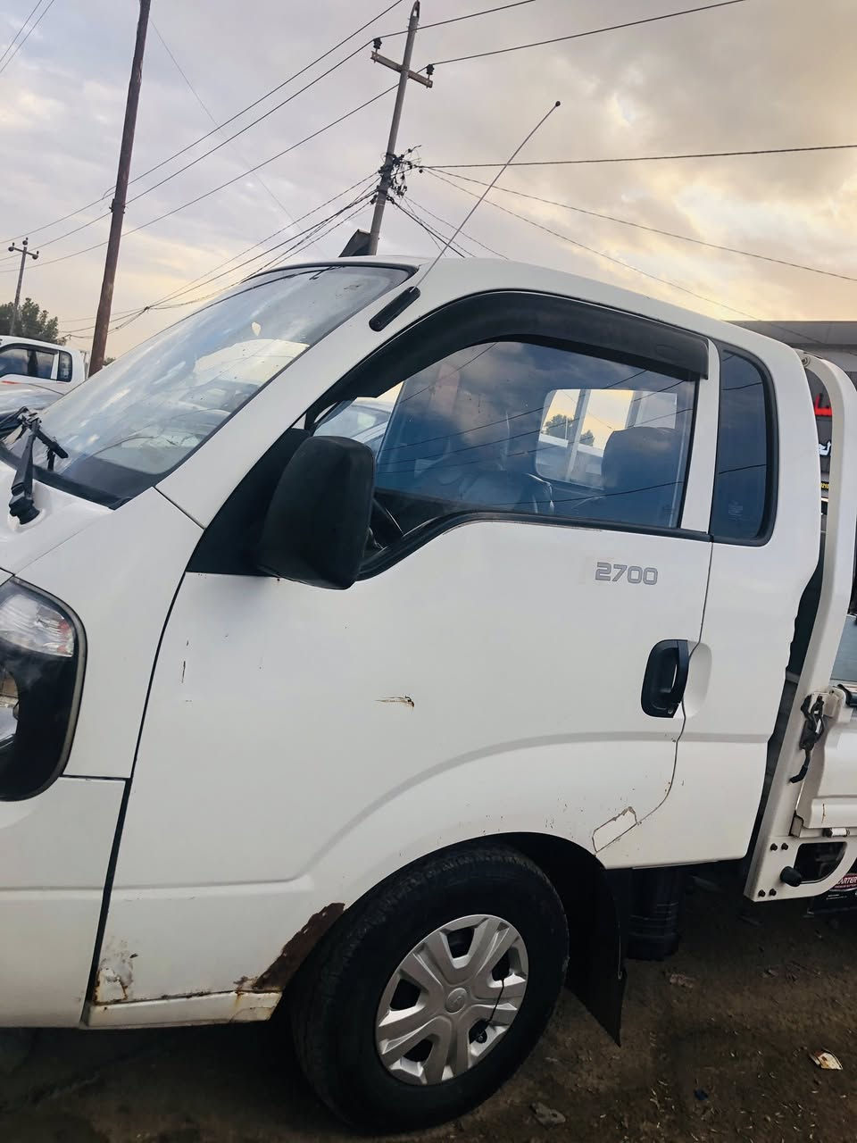 للبيع كيه 2014 باسمي مبدل الباب الايمن فقط وباقي السياره نضيفه سعره ١٠٢  والسياره احله من الصوره 
***********
