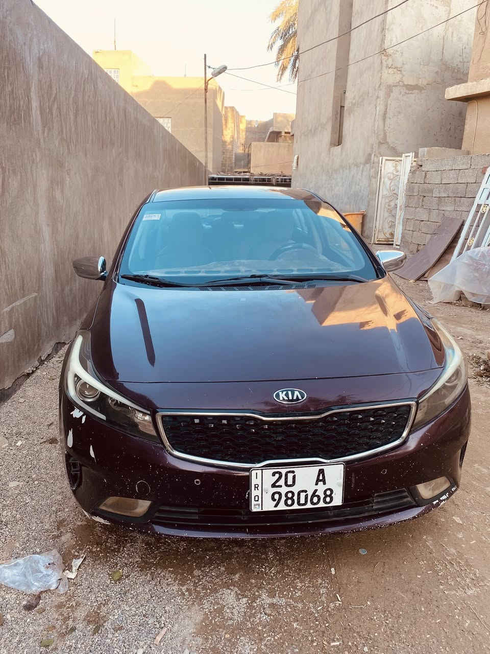 السلام عليكم فورتي 2018 

محرك 2000 دوش 
كير AT المرغوب 
شاشة جبيرة تدعم كاربلاي 
كروز سرعه 
3 وضعيات قيادة 
مانع تزحلق 
تحكمات ستيرن 
كامرة خلفية
سيارة كير و محرك و تبريد و صدر خير من الله
 السونار موجود بيها بس بنيد وبيها بارد 
عنوان ديالى الخالص السعر 125وبيها مجال 
رقم الهاتف  ***********
