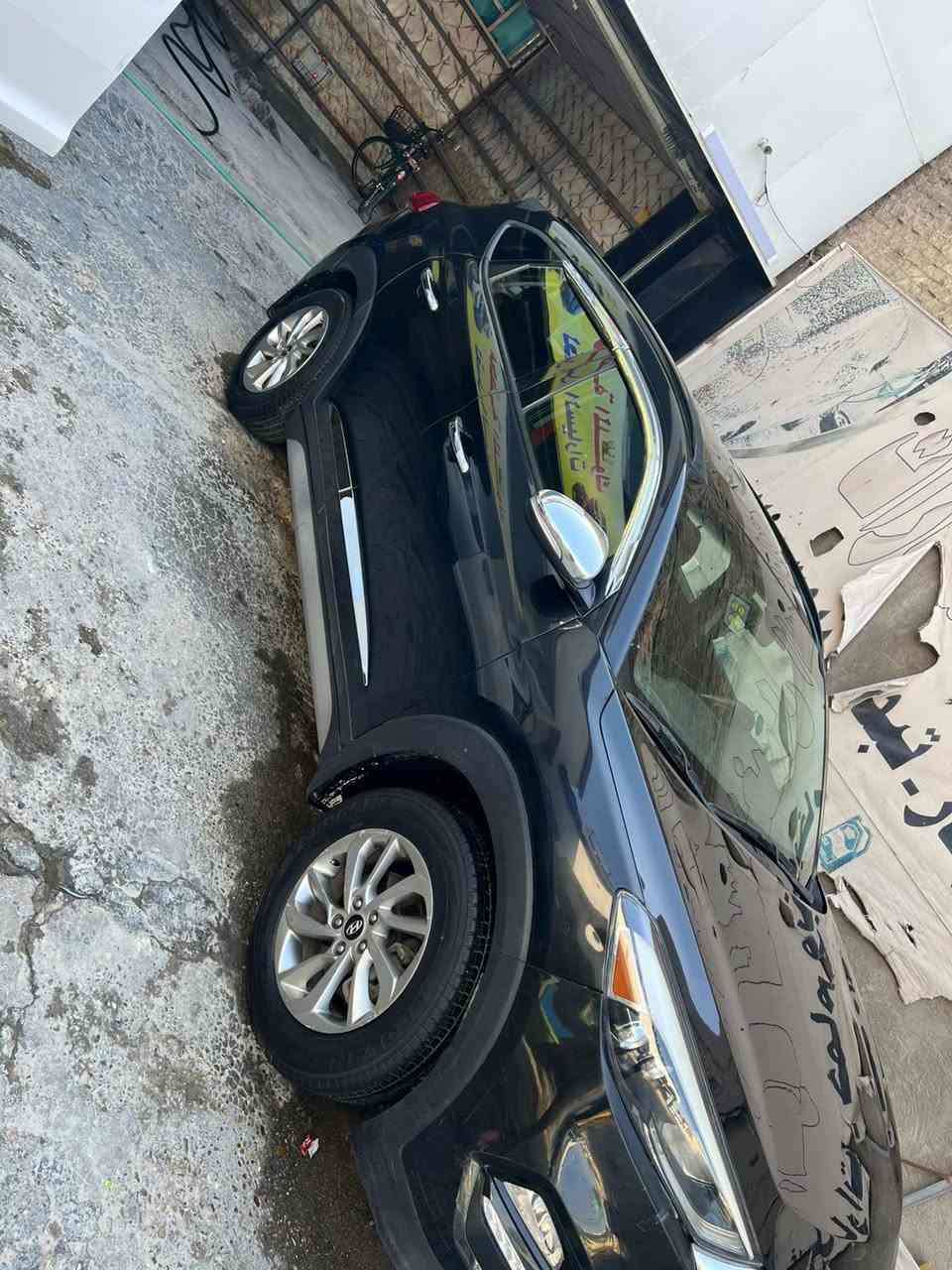 توسان ١٨ بيه بس بنيد صبغ 
ماشيه 154 km 
فول مواصفات عدا البصمه 
فول بانوراما
كروز سرعه 
فول تحكمات استيرن 
مود درايف 
مانع تزحلق 
تبريد بيانو
رادار خلفي 
مري شفط 
السعر ١٤٢ اوبيه مجال 
مكان الشعب 
***********
