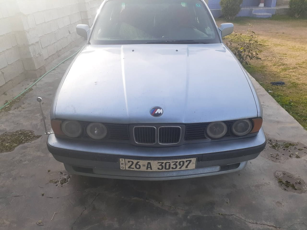 السلام عليكم BMW525 مفتوح كير محرك خير من الله متوازي علبيعها رقم انكليزي صلاح الدين غرفتها ٨٠ بالميه حلوه رايدها ٤٠ وبيها مجال للجناي ماقصر ان شاء الله وياه مكاني صلاح الدين الضلوعيه رقمي ***********
