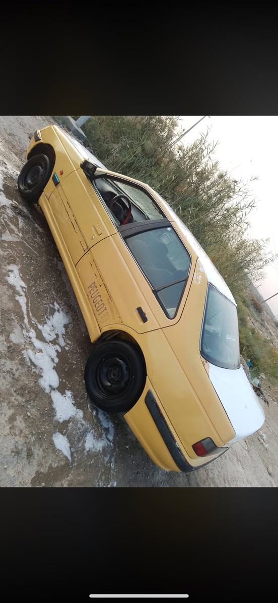 بيجو بارص 2011  بديها حلو مكفوله من الضربه سياره محرك ستوه مجفت كيرها حلو  ابيع كوم حديد رايدلها ترتيب كهربائيات وارقامها علاستلام  يعني تجي تاخذها سحب  مكاني البصره راعيها موجود سنويه لل29 
سعر 18 وبيها مجال ***********
