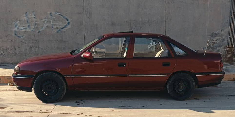 اوبل فيكترا موديل 92 محدثه 95 كير اوتوماتيك سقف سلايت حجم السياره 18 تخم تاير جديد مشروع وطني مابيها ضربه ولا خياس على بلاد الشركه مكان السياره كركوك سعرها 46 يرهم مراوس حسب القناعه *********** الشراي يخابر
