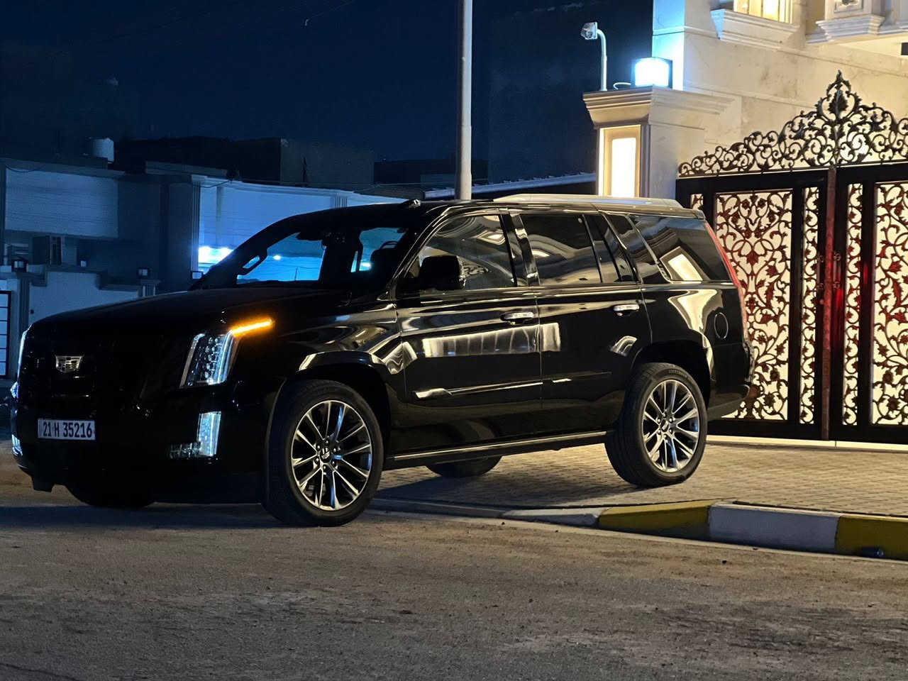 كاديلاك إسكاليد 2019 بلاك أدشن (فول)

الفخامة الامريكية
خليجي (وكالة المنصور)
سيارة جديدة حيل
مغلفة PPF بالكامل
السيارة معاها كتاب تضليل بالسنوية
كتلوكات الشركة موجودة
عدة السيارة البلادية كلها كاملة موجودة

محرك 8 سلندر 6.2
محرك وكير بشرط (مامفتوح)
طخم تاير جديد
السيارة باسمي (تحويل مباشر، هزة جديدة، سنوية 2030)
السيارة أحلى من الصور
ماشية 51 الف كيلو

المواصفات (فول):
سلايد روف
شاشة كبيرة + شاشة لمس
ثلاجة
نظام اصطفاف ذاتي
أنظمة قيادة (Sport، ثلج، اقتصادي)
صندوق شفط
كشن جلد + تبريد وتدفئة
كاميرا 360
حساس خلفي وامامي
5 كاميرات
شحن موبايل
سقف DVD
كلش عيبات
كاميرا فول HD
يدة بصمة
ليد دوسة ويده باب
دوسة كهرباء
كامل زينون
رادار امامي وخلفي
داخل كامل قرميدي
كشن خزن
كامل سماعات بلادي
داتا شو
مرايات جانبية رادار
قاصة
كشنات خلفية كهربائية

مكان السيارة: الكوت
السعر: 🟧 السعر علق يوصلك السعر 📮
للاستفسار: *********** / ***********

#كاديلاك_اسكاليد #اسكاليد_2019 #بلاك_ادشن #وكالة_المنصور #الكوت #8_سلندر
