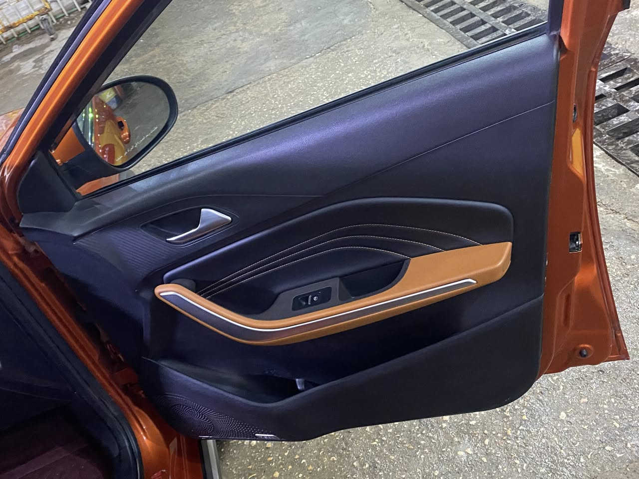 سلام عليكم تيكو 2 برو فول مواصفات توكلر السياره جديده مكينه كير مبكانيك 9 نمر حداديه ممفتوحات ماشيه 70 الف بيها قبق الجنطه صبغ وبيها شويه بلحوض باقي كفاله وباب الوره بيها بارد رقم اربيل باسم شركه سنويه بعدها منافذه مكاني نجف سعرها 95 وبيها مجال قليل وماكو هيج سعر الشراي يتصل اخوان كاتب كل التفاصيل ***********
