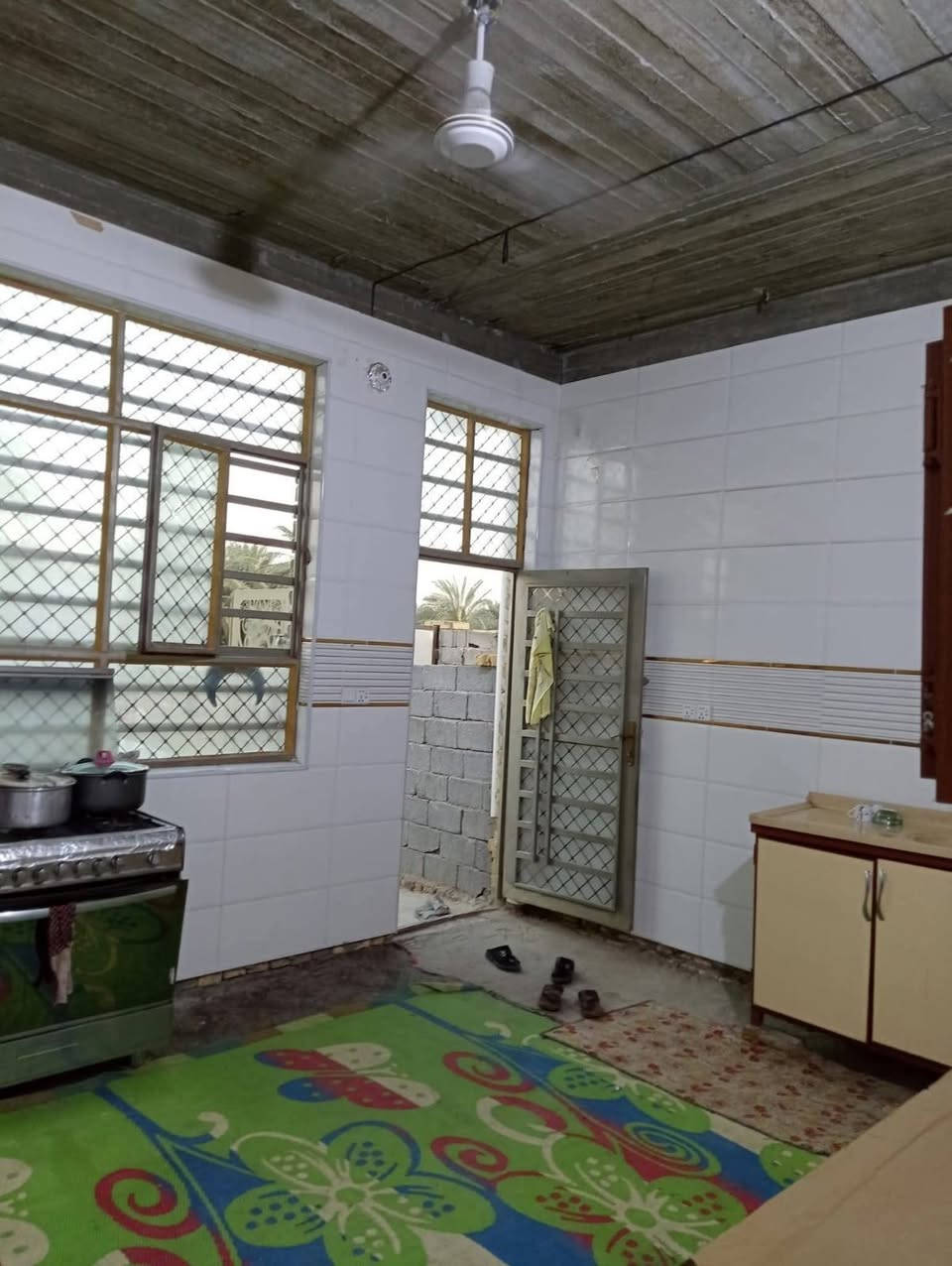 البيت مع المشتمل  للبيع مساحته 400 متر
يحتوي البيت على غرفتين وصاله ومطبخ واستقبال وصحيات داخليه وخارجيه بناء طابوك والسقف صب كونكريت بناء جديد بناء سنة ( ٢٠٢٥)
المشتمل ١٥٠ متر يحتوي على غرفة وصالة واستقبال وصحيات داخليه وخارجيه بناء درجه اولى طابوك والسقف صب كونكريت 
الموقع المدحتيه الحمزه الغربي شارع عامر المنصوري نهاية علي قماره 
السعر ١٣٥ وبي مجال الاستفسار الاتصال على الرقم ***********
