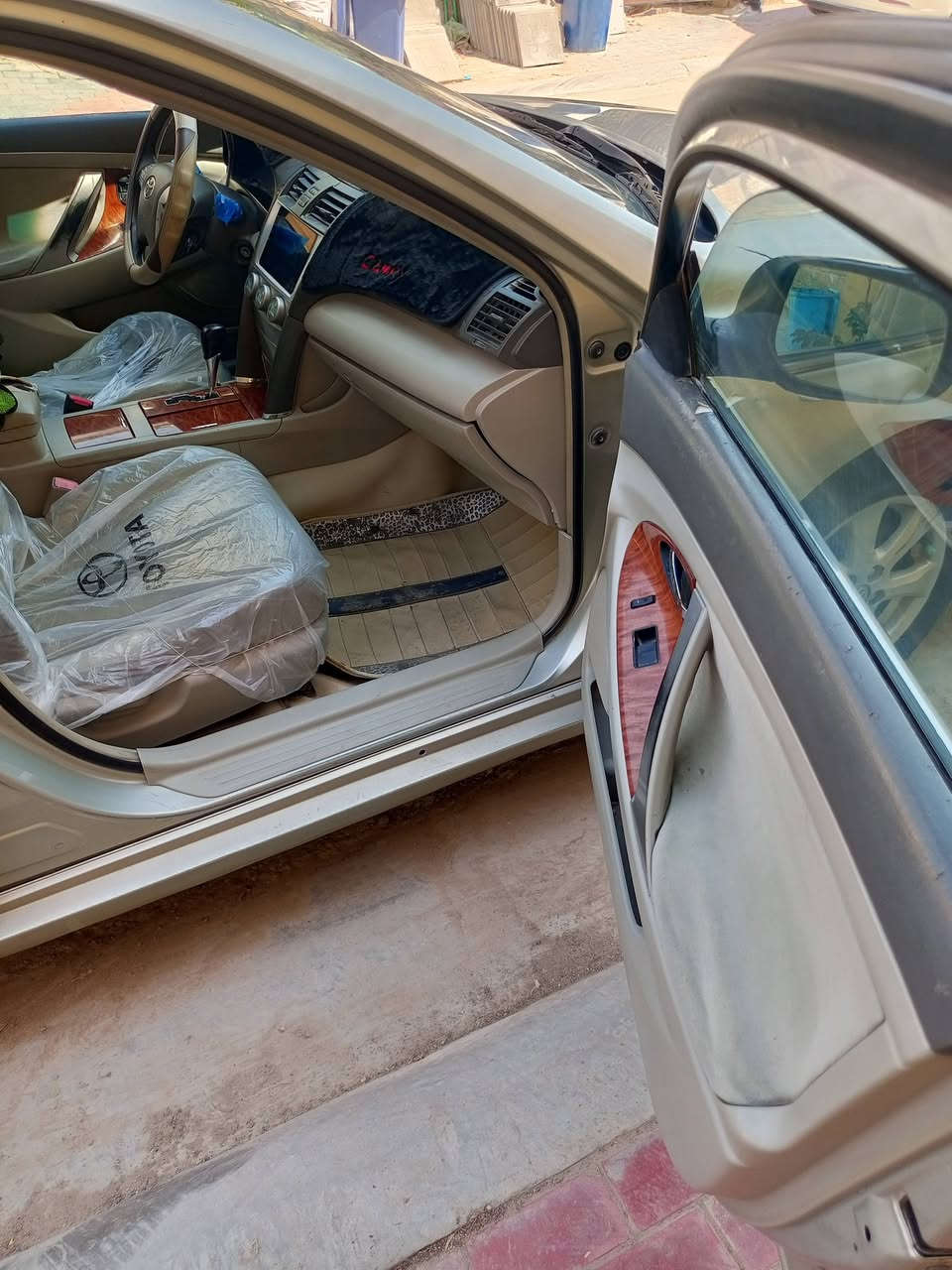 يالله سلام عليكم كامري موديل 7لون سلفر ذهبي خليجي صبغ حزام  جديد   لا تبديل بس رش كله بلادي    بيه طخه بل جاملغ الخلفي 
رقم كربلاء سنويه 28 تحويل ثاني يوم 
حداديه جديده  ستوني مسويه امامي خلفي 
قطعتين تبريد شاشه تاب كامره 
5ويل كب 
تخم تاير 
باتري جديد 
تبريد جديد منضومه جديده كله 
كير مكينه خير من الله مكينه خليجي 2400
جاهزه من كلشي 
مكان السياره كربلاء 
رقم تلفون ***********
السعر 82بيه مجال قليل
