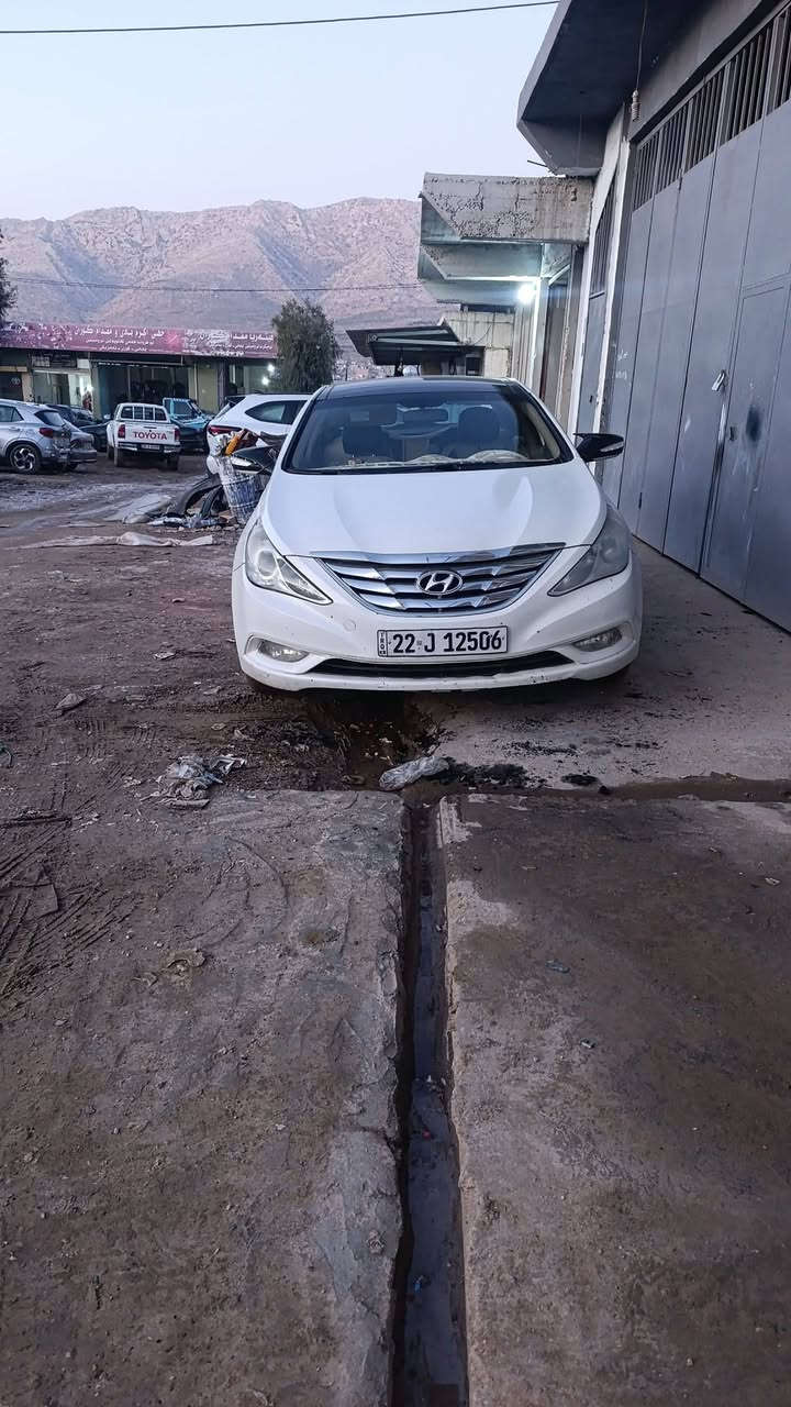 سياره سوناتا موديل 2011
سقف بانوراما اسود 
گير و محرك بشرط 
محرك دوش 4 سلندر 2.4
حرف Lصبغ
ايرباكات مفتوح 
سعر 95$ مجال
رقم موبايل و واتس اب :***********
