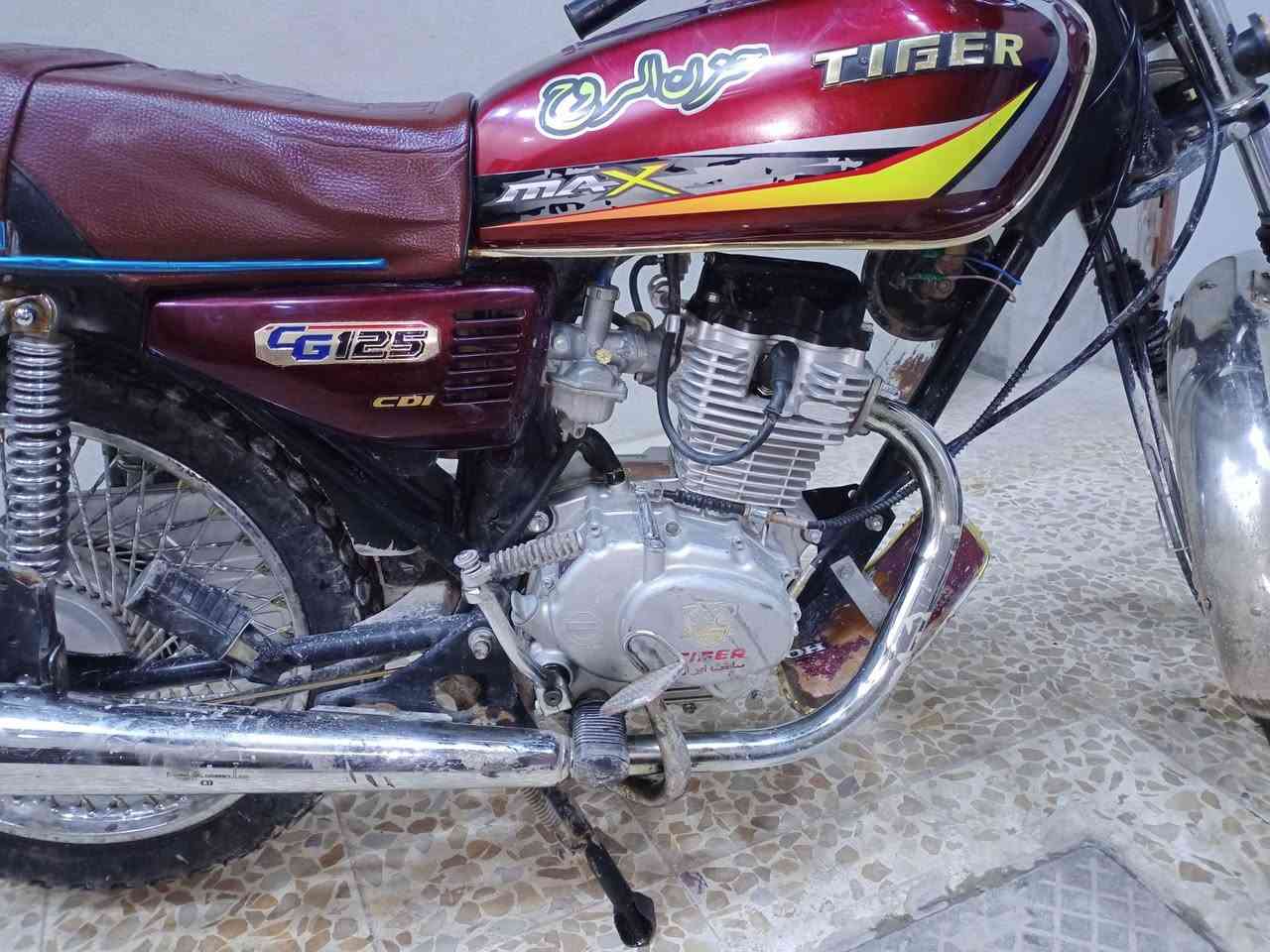 السلام عليكم
تايكر 2020 للبيع 
محرك ما مفتوح شرط 
ابيعو ع حالو 
السعر 400 وبي مجال 
مكاني موصل الايسر 
للتواصل ع رقم 
***********
***********
