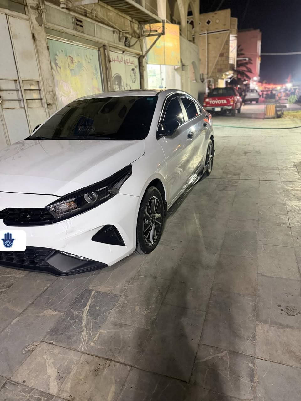 السلام عليكم كيا سيراتو للبيع فقط موديل 2024 ماشيه 78 km كفاله عامه بيه فقط بارد بل بنيد عله كد شبر رقم بغداد ما عليه غرامات السياره محجوز ال شركه اسويلك وكاله ومن ينفتح حجزه احوله ب اسمك السياره كلش حلوه ونضيفه وما نقصه شي مواصفاته معروفه مكانه كوت مركز المدينه سعره 150 وبيه مجال الرقم *********** متواجد عل واتساب

