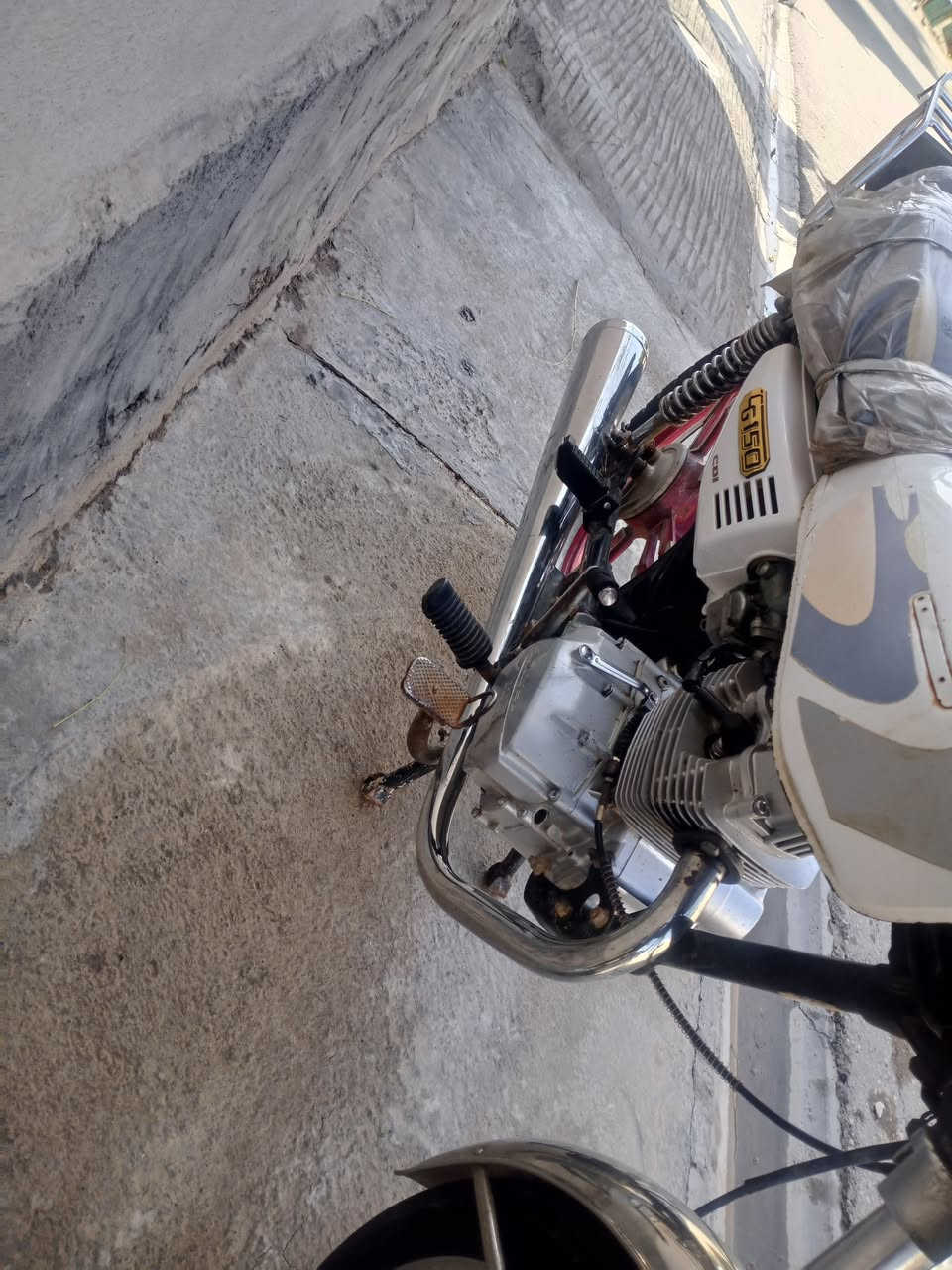 سلام عليكم دراجه سافان 5كير اوراق
موديل 2018 السعر 350 وبيها مجال واسط صويره الاتصال على الرقم ***********
