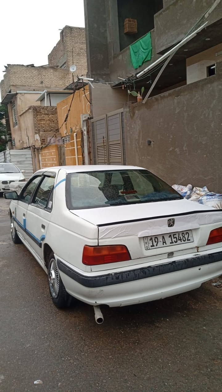 السلام عليكم بيجو بارص رقم انكليزي 
للبيع ب30 ورقه موديل 2011
رقم صاحبه ***********
مكلف بل نشر
