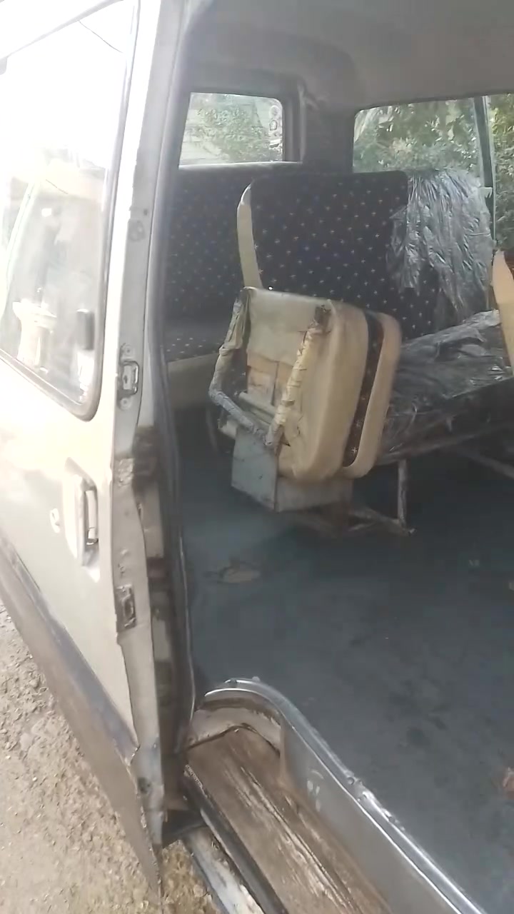 السلام عليكم كيا بسته للبيع موديل 93 سياره سنويه 27 سياره مصفره هيئه غرامه رقم شعار بالتكنه مكان ديالى شهربان هو الرقم***********
