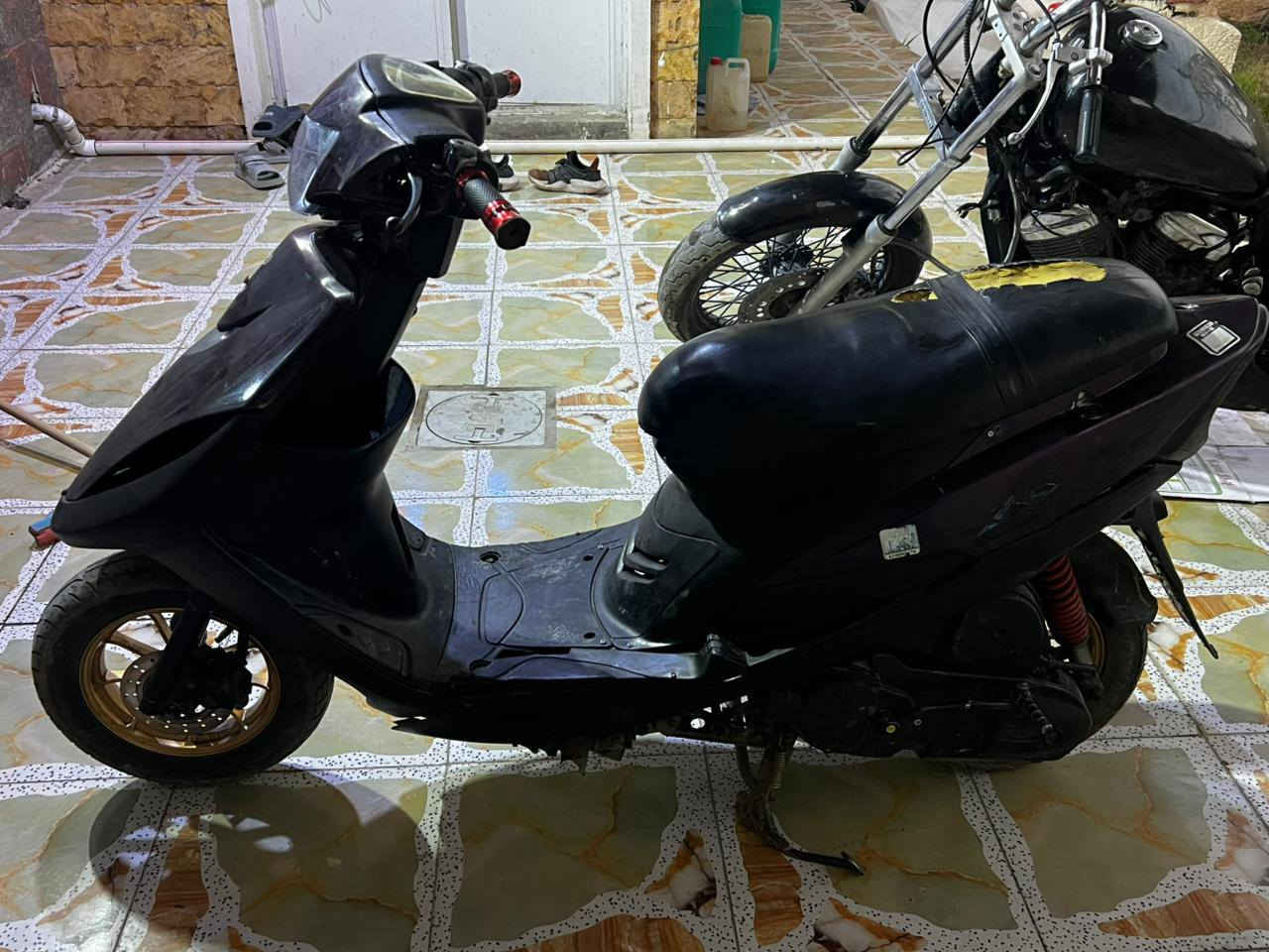 سلام عليكم دراجه ماكس عدله للبيع دراجه خير من الله
نقصهة بس جامه مال سكن مكينه بلاديه سعر 400 وبيهة مجال مكاني بغداد الفحامه ***********
