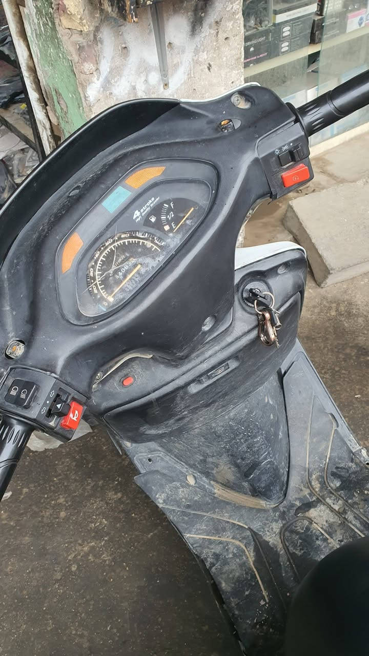 السلام عليكم
دراجة فراشة كوري اصلي محرك بلادي اصلي غراضها أصلية فقط بدل كابريتير ب١٥ الف   
بيع مستعجل 
السعر/300 وبيها مجال بسيط  المكان بعقوبة  فلكة الأمين 
للتواصل 
***********
