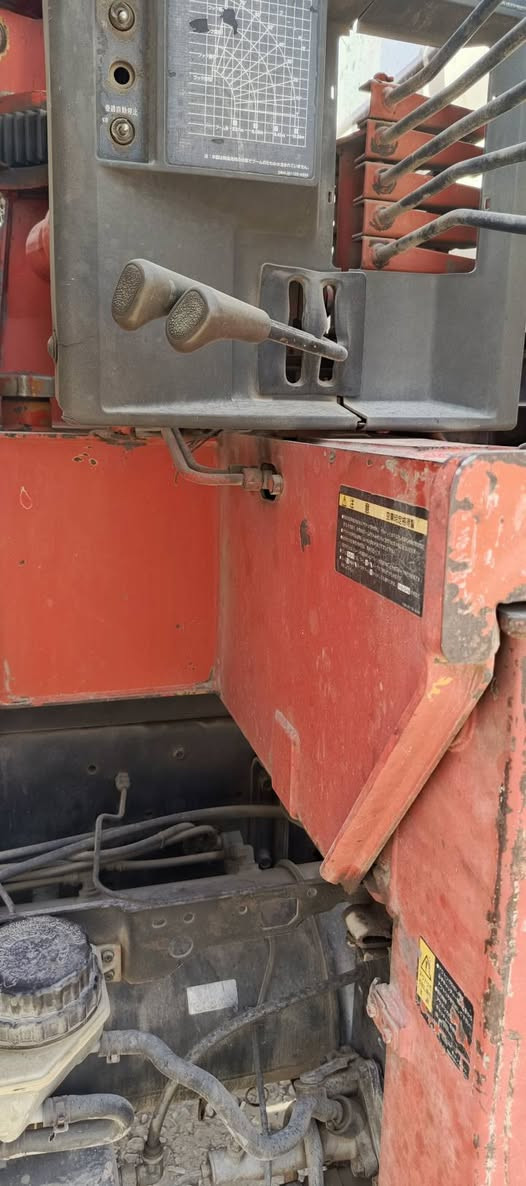 سلام عليكم من رخصه الادمن كرين يونك 3سلايت 5طن للبيع كرين نضيف وحلوا العنوان البلديات ***********
