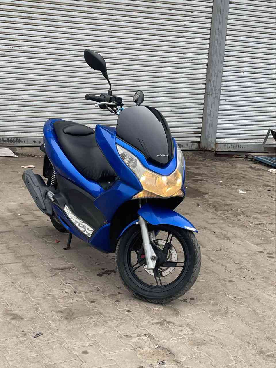 السلام عليكم للبيع دراجه pcxجيل الاول دراجة مال رمبه مديل18 ماشية٢٣ الف ماخذها رمبه الدراجه وأعلى ايدي حجم مكينه 150ياباني الاصلي دراجه جديده مال جناي وعلئ ايدي
ياباني الاصلي دراجه كامله ستان كهربائي تدفئه بل يدات حساس ازدحام سويجات ٢حرف Aدراجه جديده الدراجه مكينه لوك شلعه معدل خير من اللّٰه دراجه تكول جديده بمعنئ الكلمه واحلا من الصور مال جناي المكان بغداد دراجة مكفوله اي نقص مابيه
السعر١٥٠٠
مليون و٥٠٠ قفلها
اي استفسار *********** بغداد, العراق
