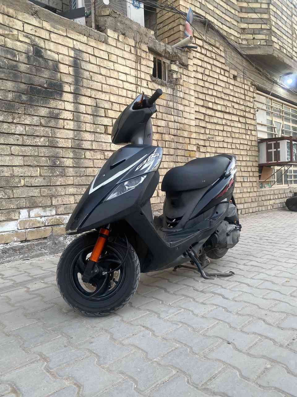 سلام عليكم ثغلب لبيع كفاله عامه دراجه بلاديه وبيها تزويد يدات بريك دبلات امامي وخلفي وكلجات رياضي بلادي من شركه دراجه خير من الله شلعه ومعدل جيب فيتر وافحص سعر 850وبيها مجال مكاني بغداد شعله 
رقمي ***********
